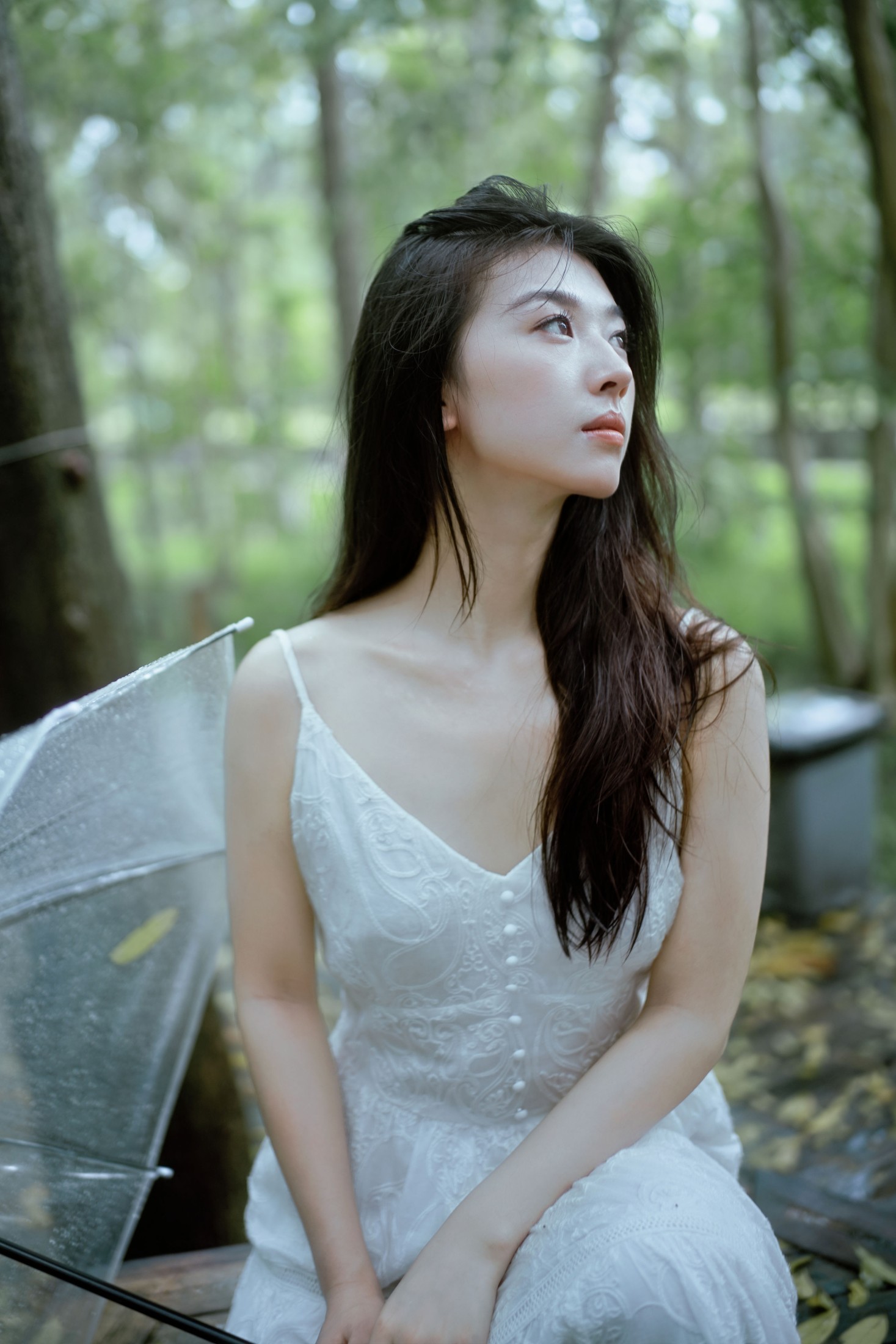 小鹿 – 《雨落林间，邂逅白裙仙子》[20P]
