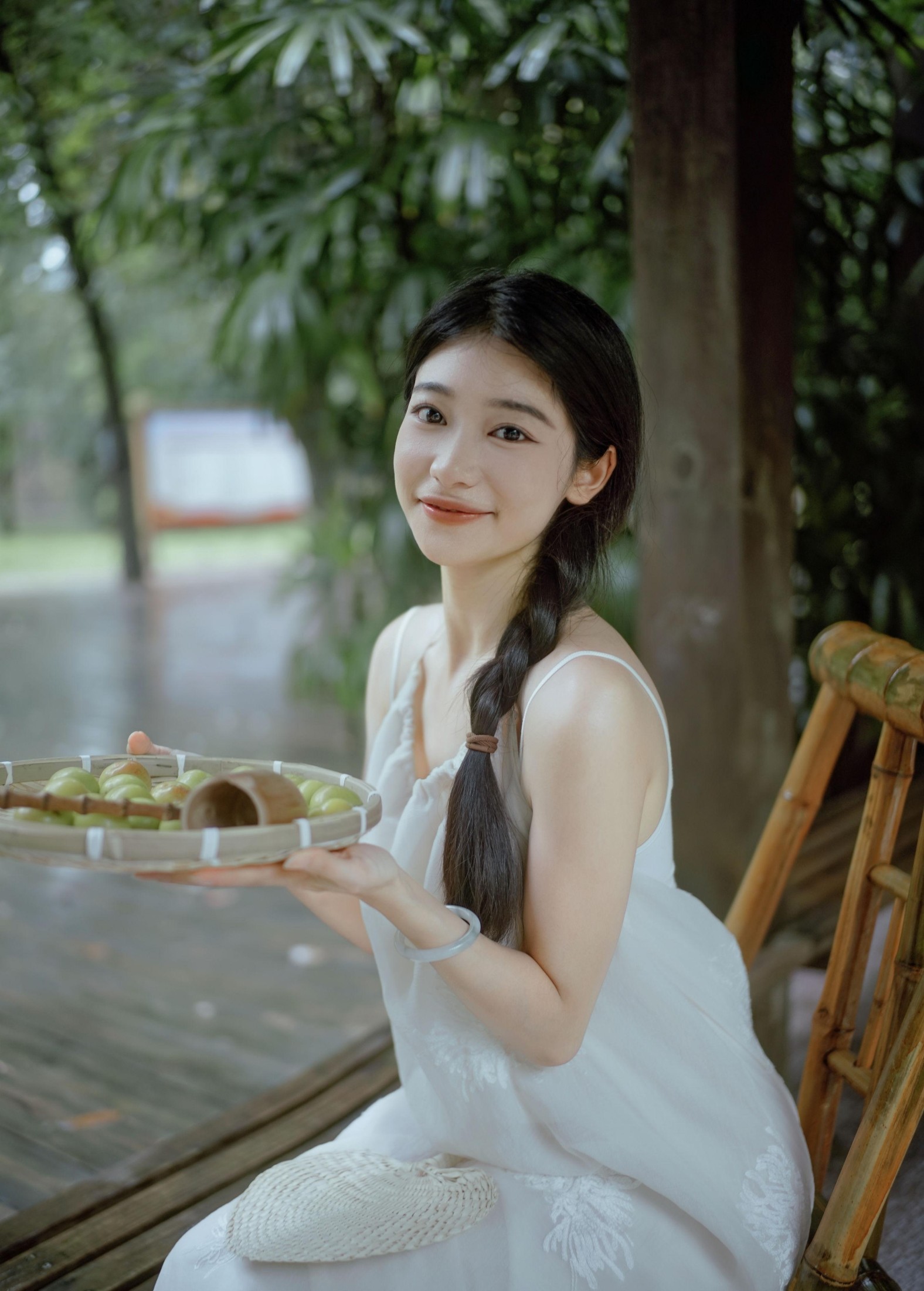 雨落林间,少女的青李时光