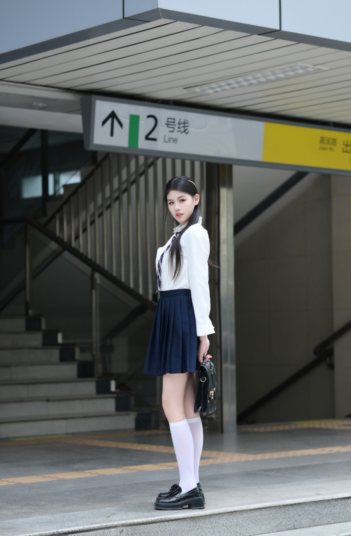 荔枝 – 《日系轻轨站》[17P]