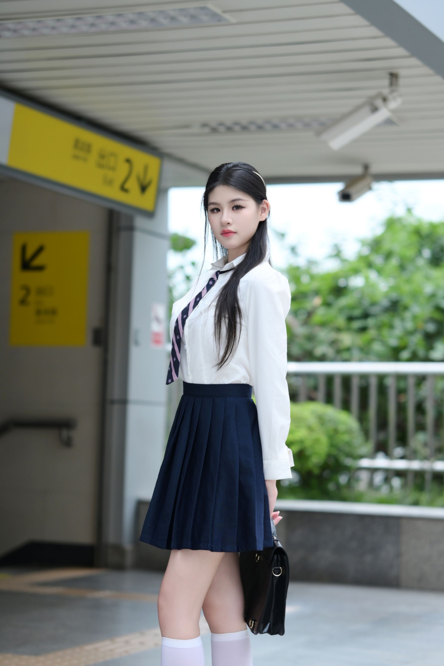 荔枝 – 《日系轻轨站》[17P]