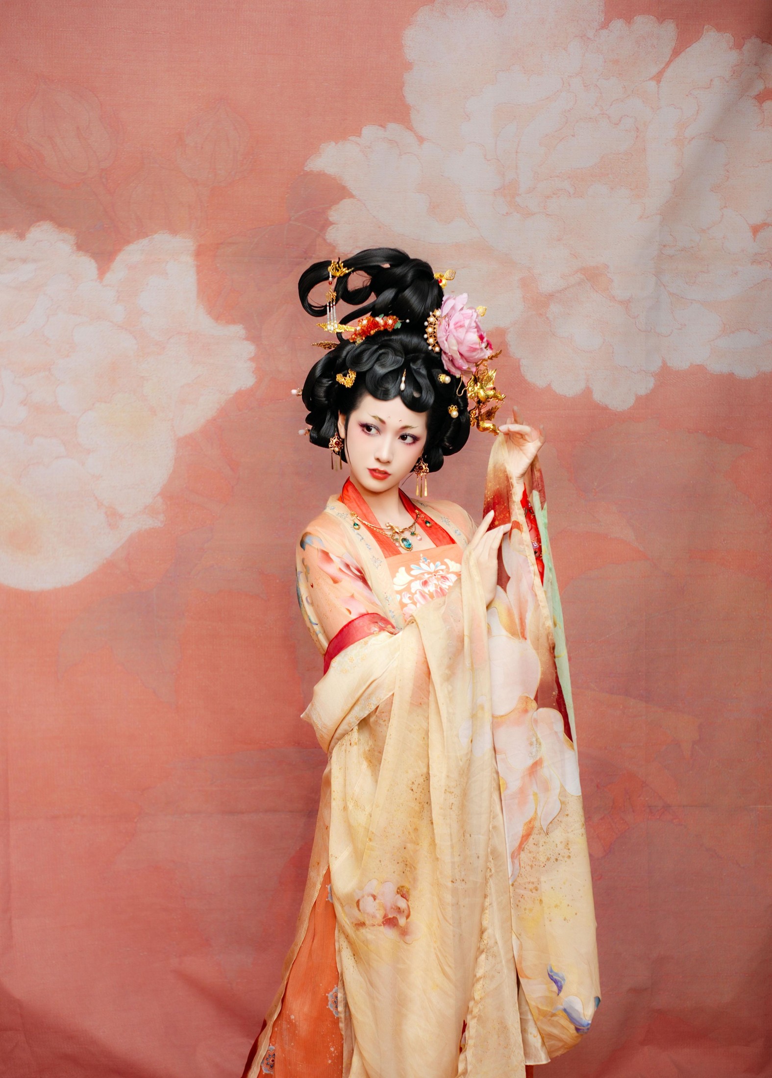 云想花容