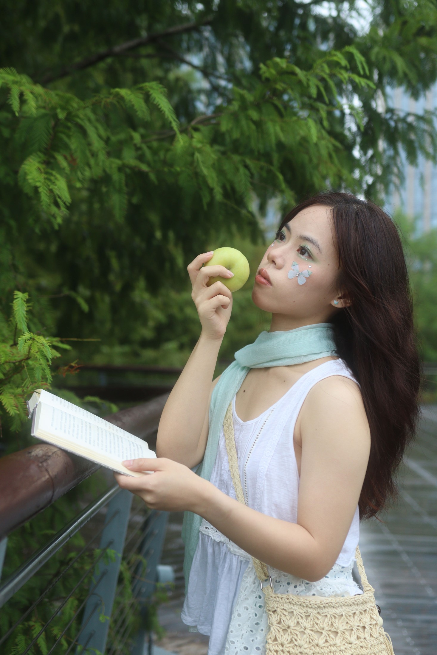 幸运小羊 – 《雨季不再来》[13P]