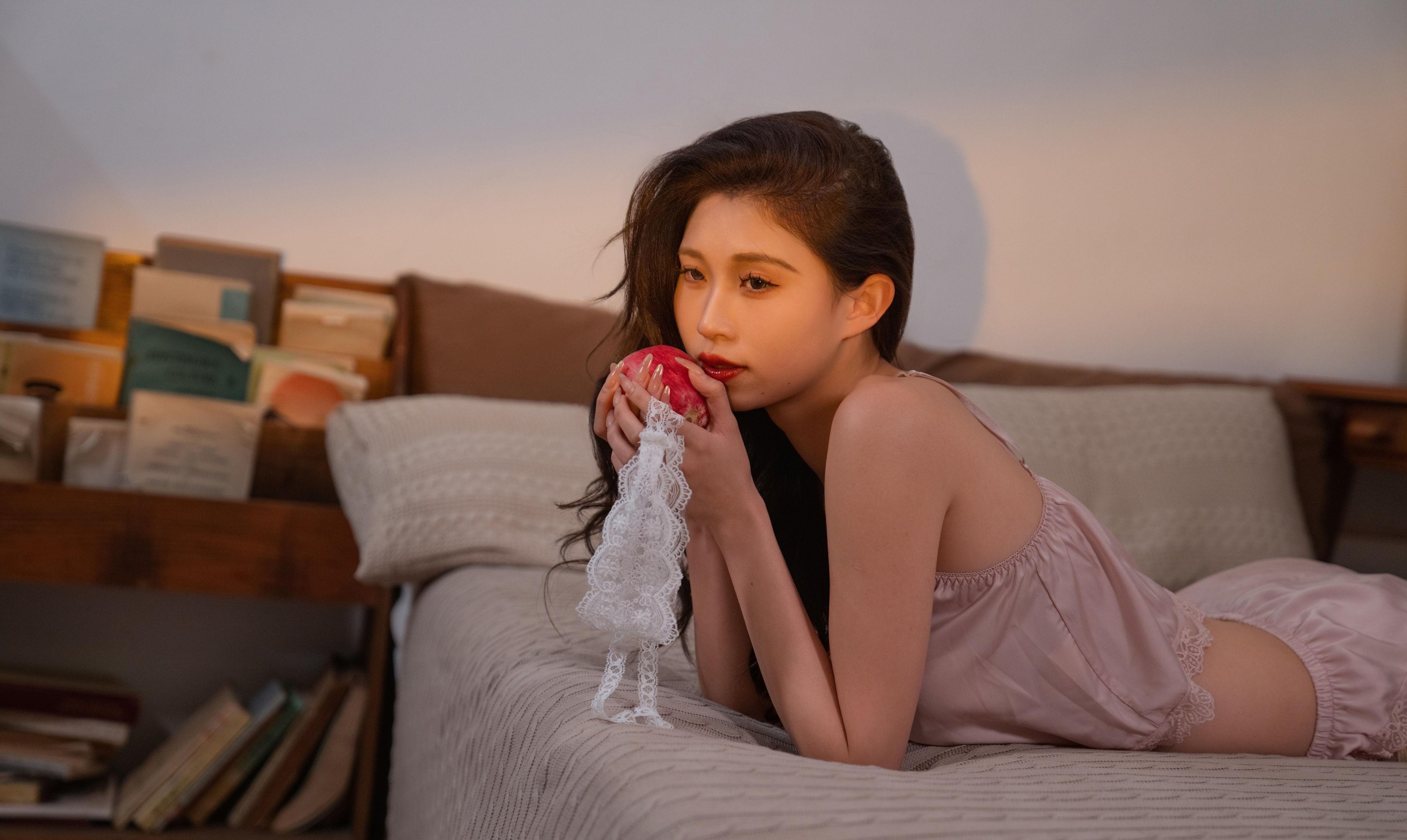 六六 – 《蕾丝与缎的絮语》[33P]