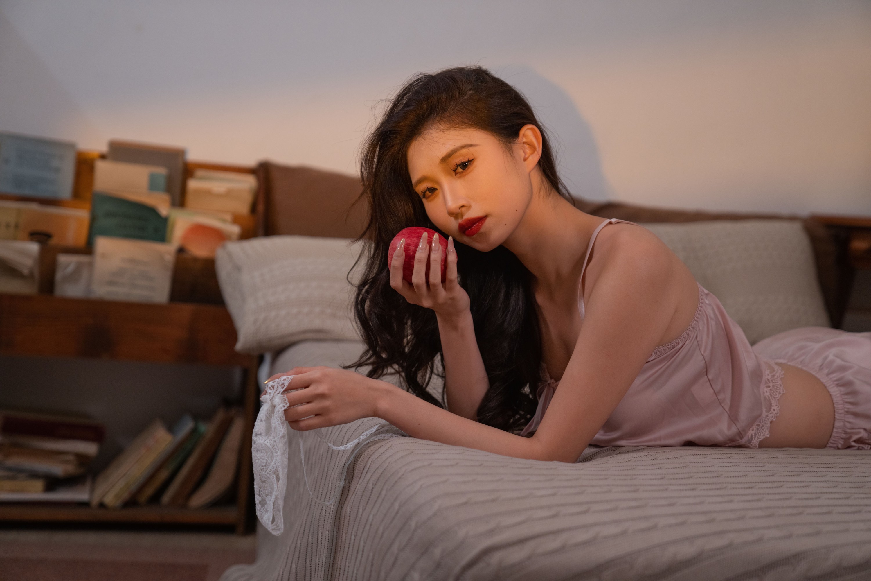 六六 – 《蕾丝与缎的絮语》[33P]