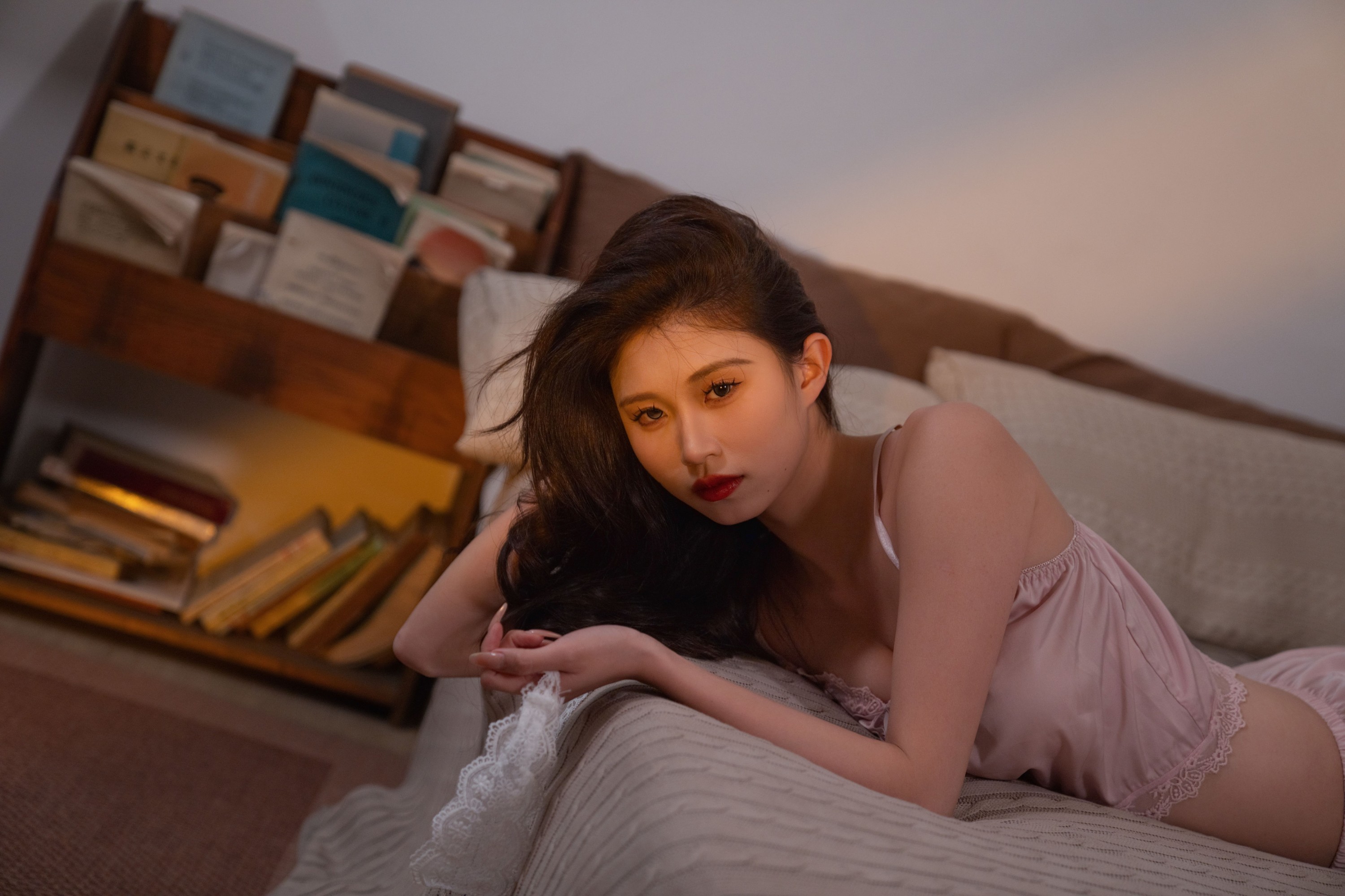蕾丝与缎的絮语