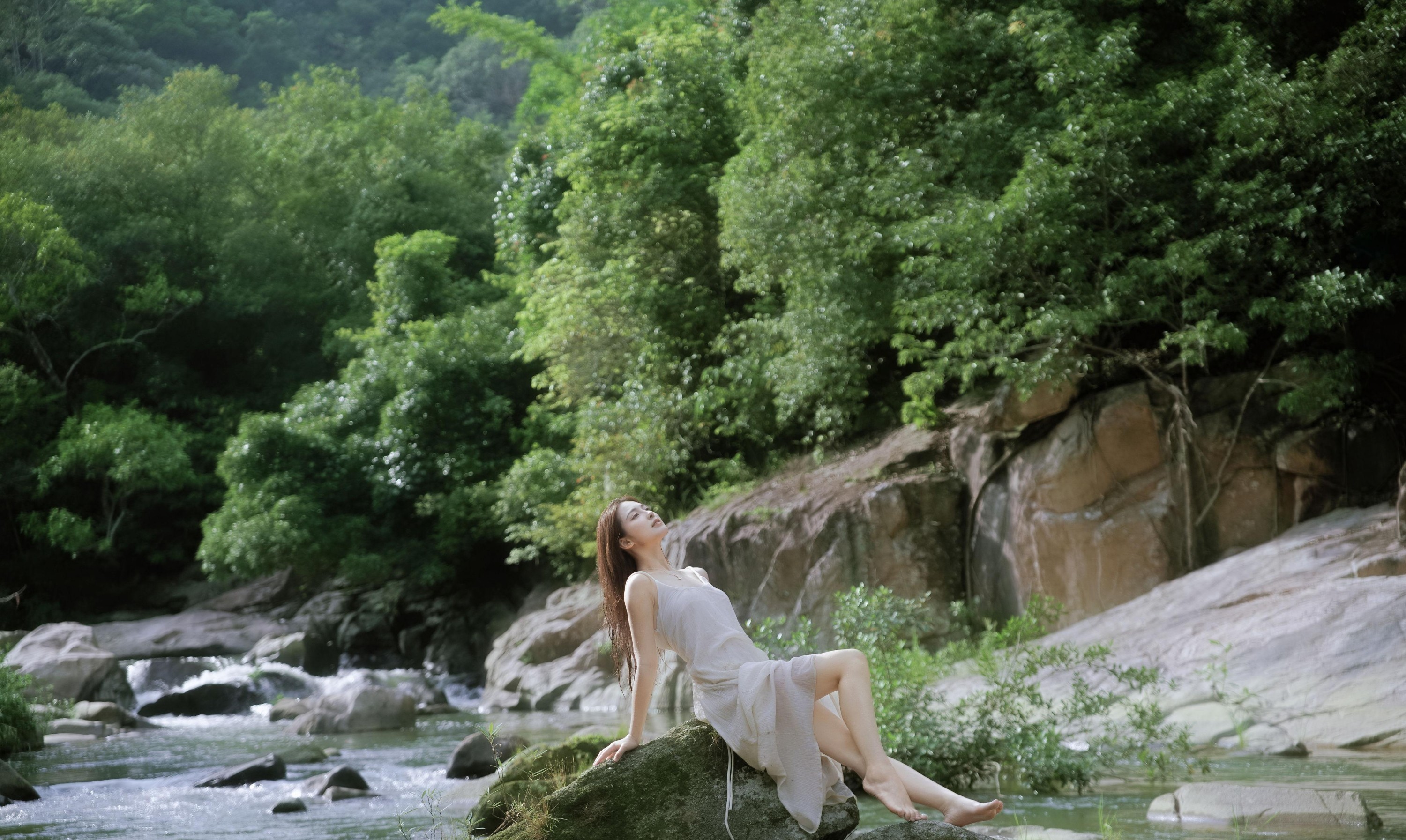 颖儿YY – 《黄裙逐溪・水花漫》[25P]