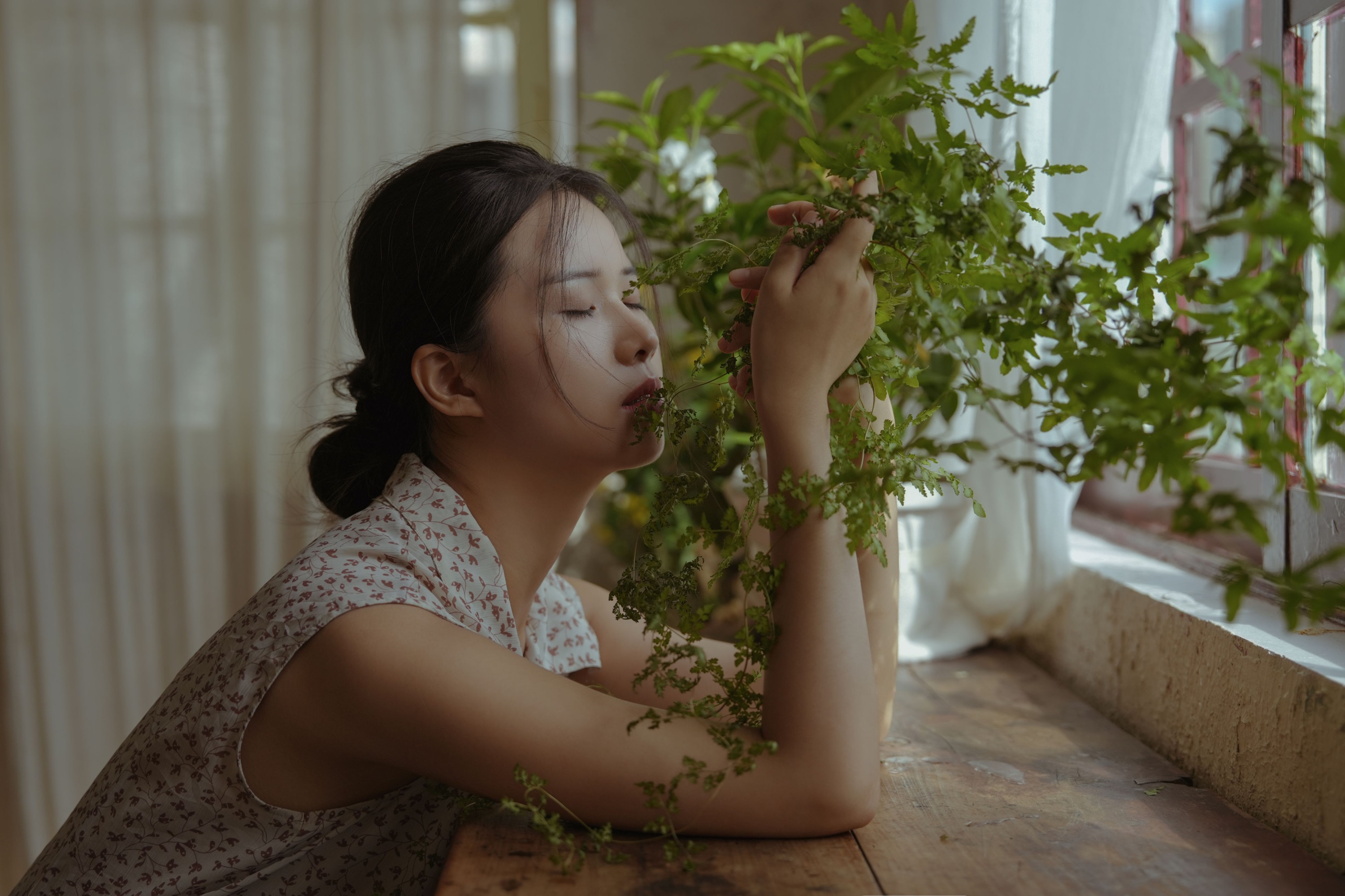 shi jiuqian的一二 – 《我的房间，窗户开向寂静》[21P]