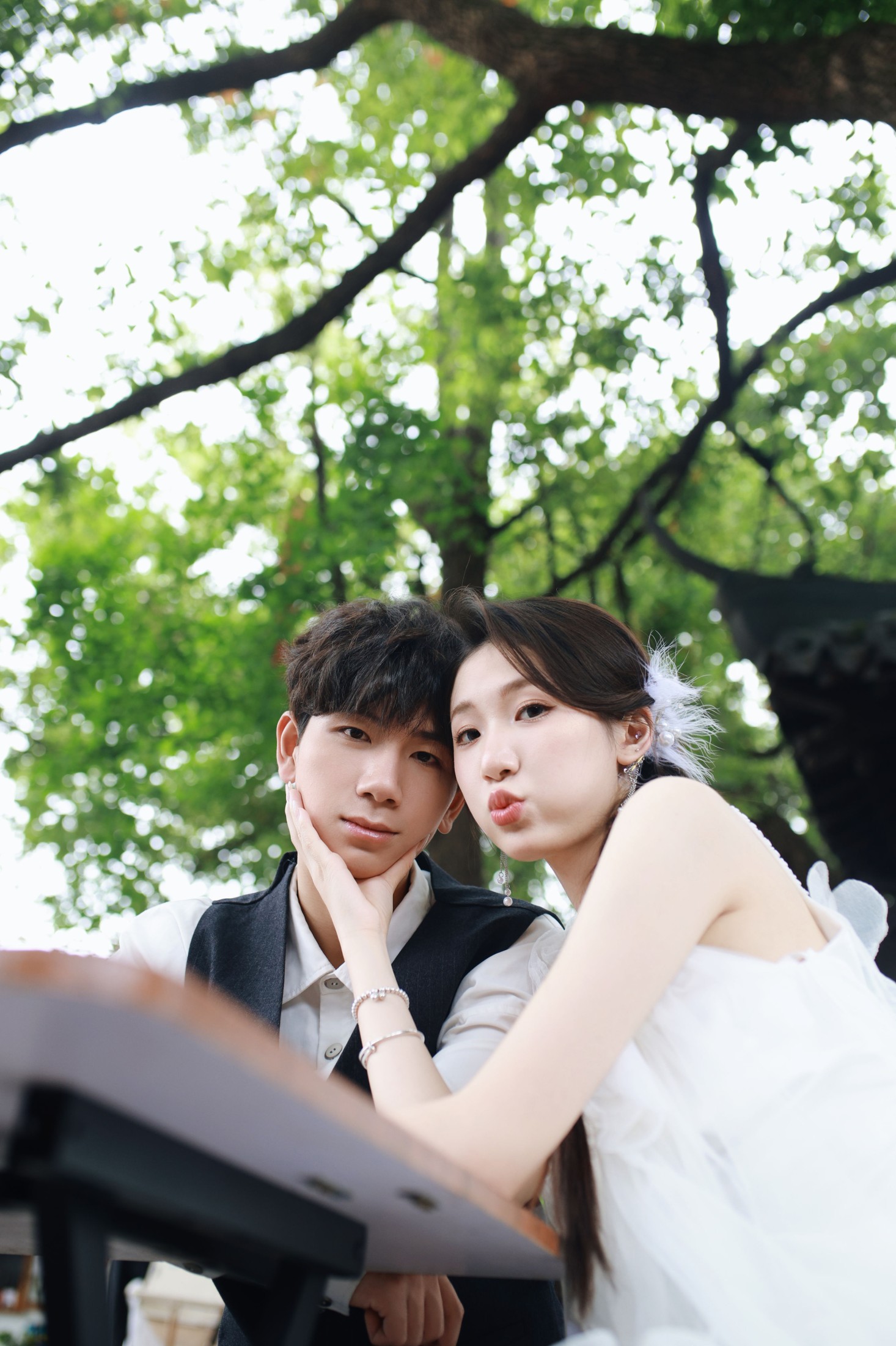 鱼头小孙 – 《老街巷的浪漫》[15P]
