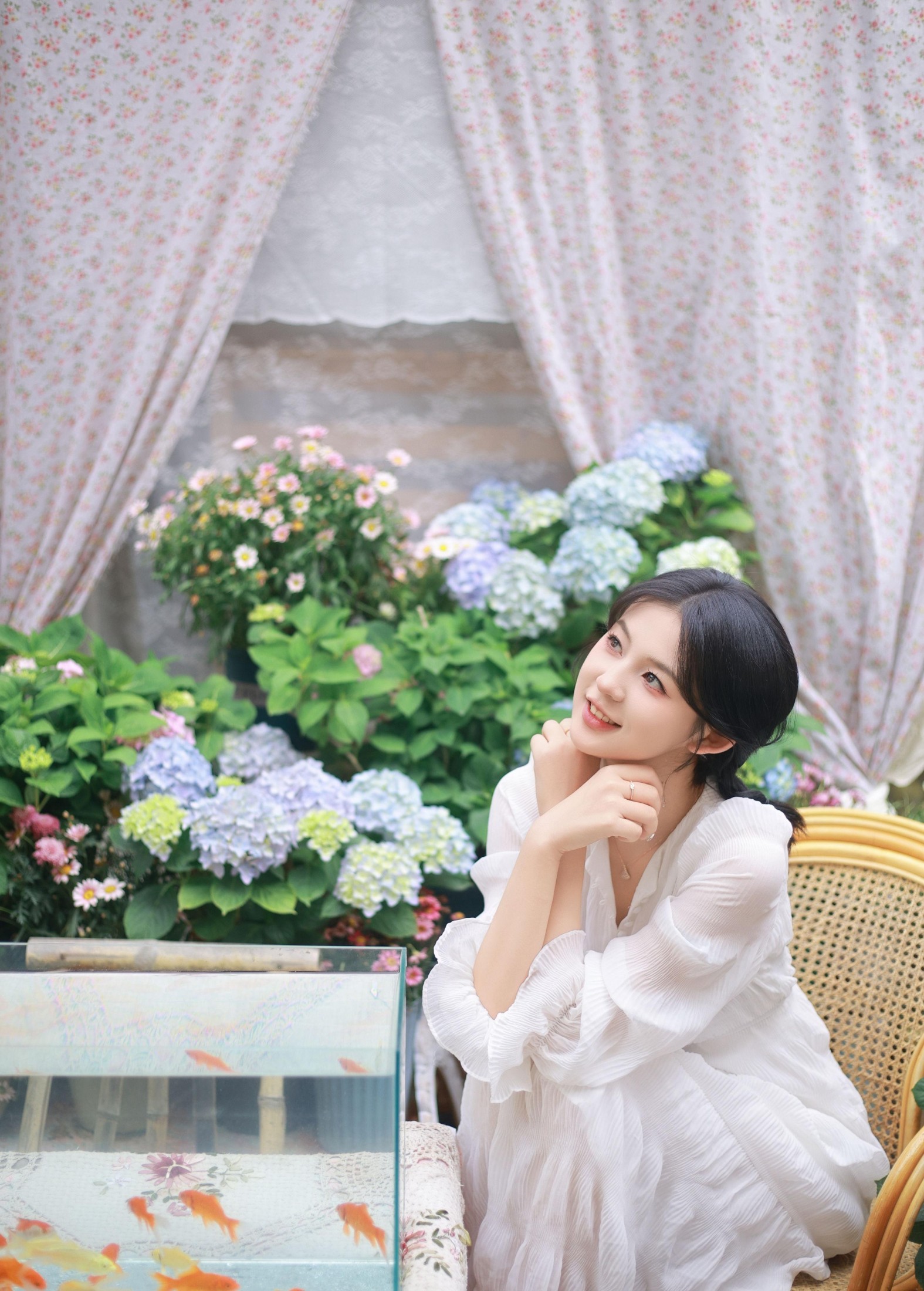 静子子 – 《院子里的金鱼》[13P]