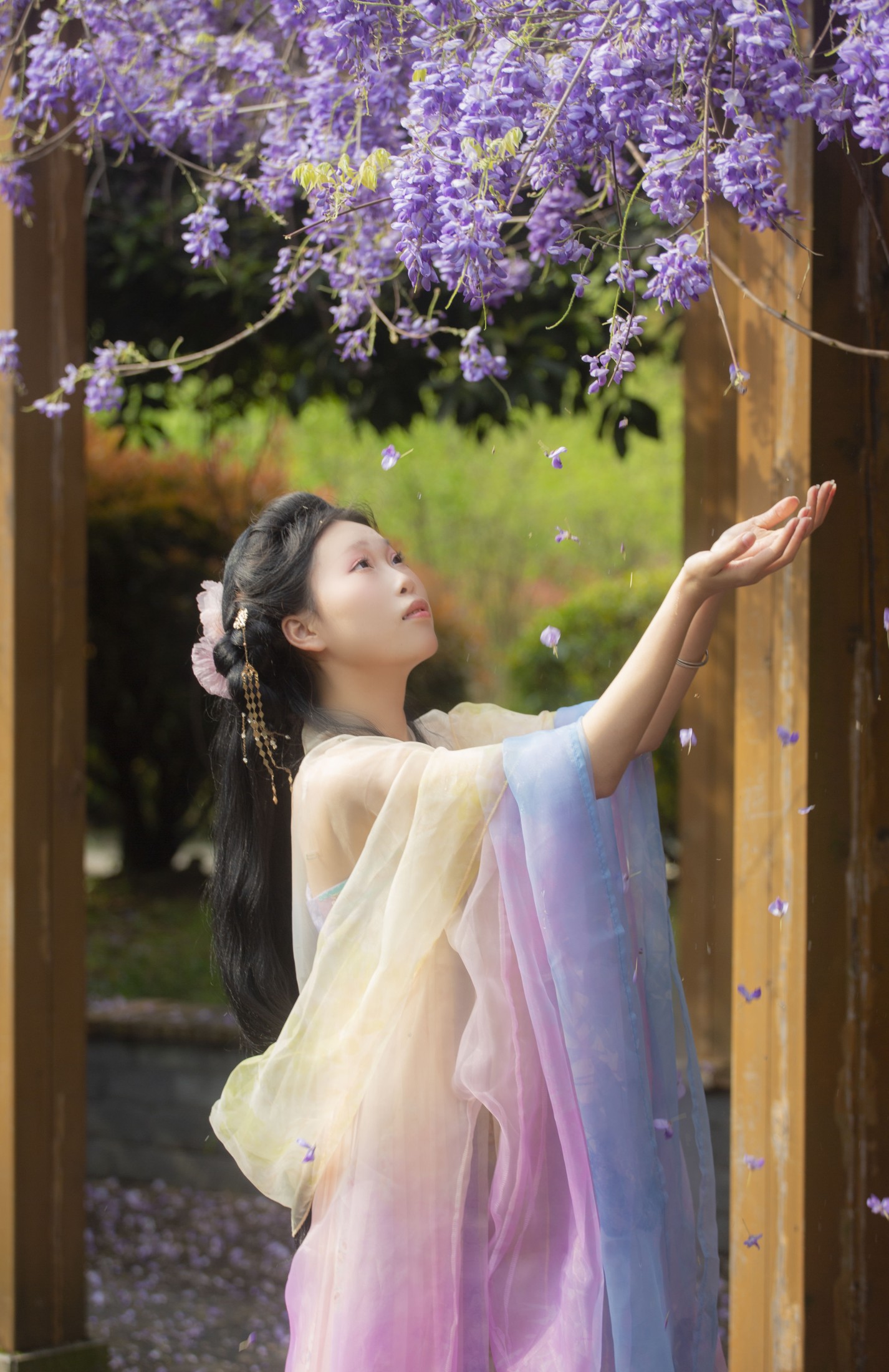 池白浔 – 《紫藤花》[22P]