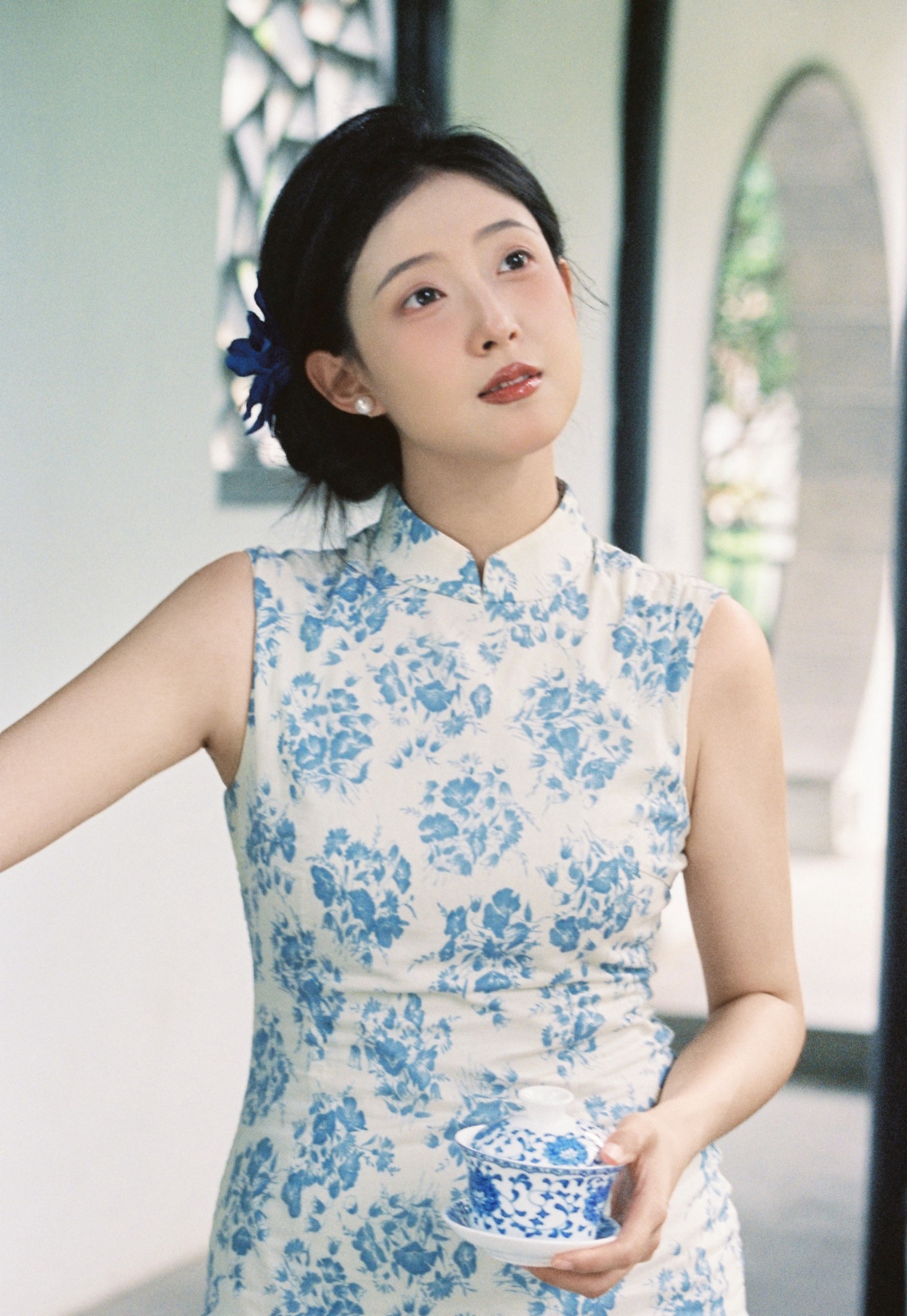 如传世的青花瓷