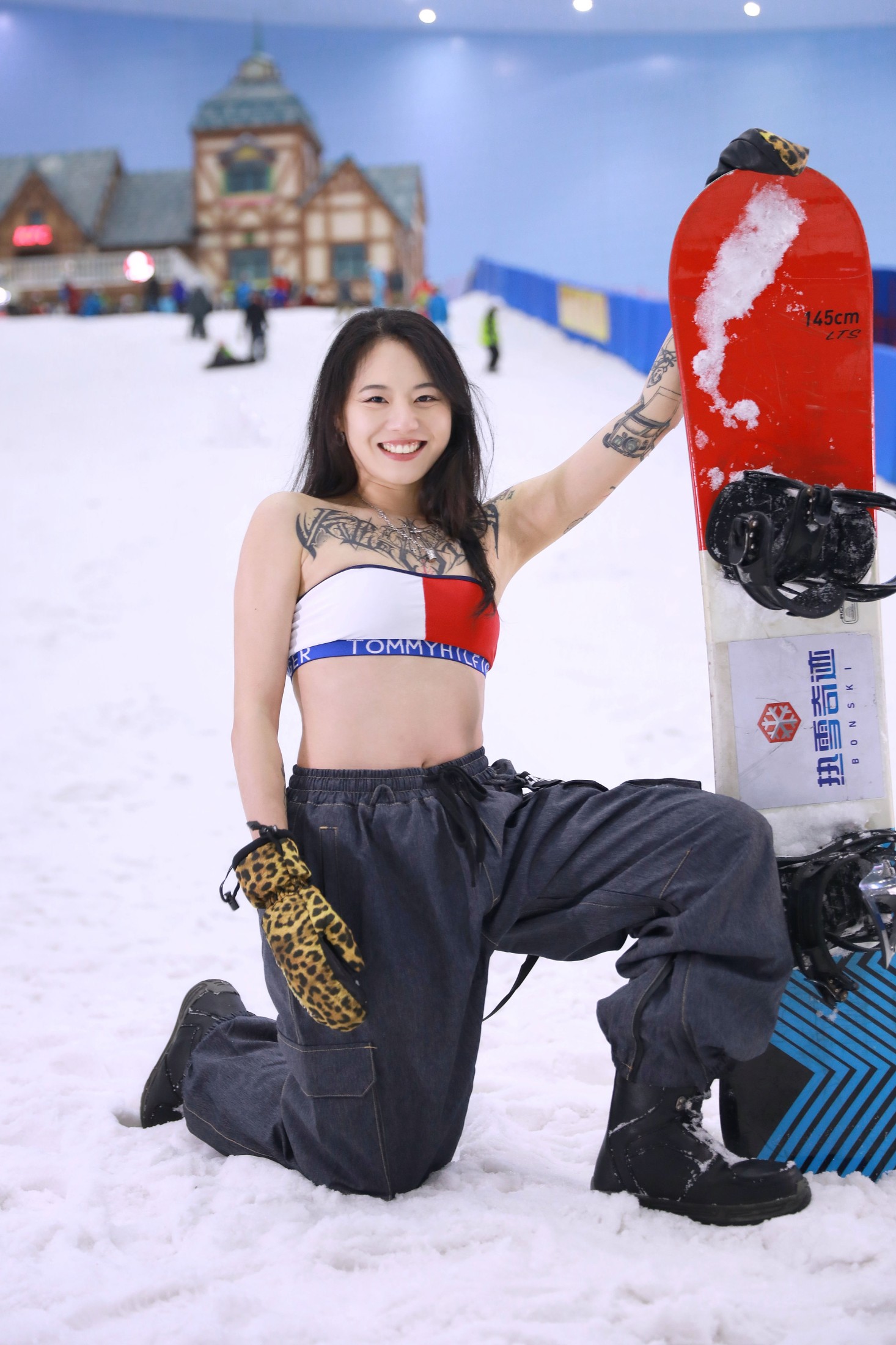 Gigi – 《雪场热辣滑手》[19P]