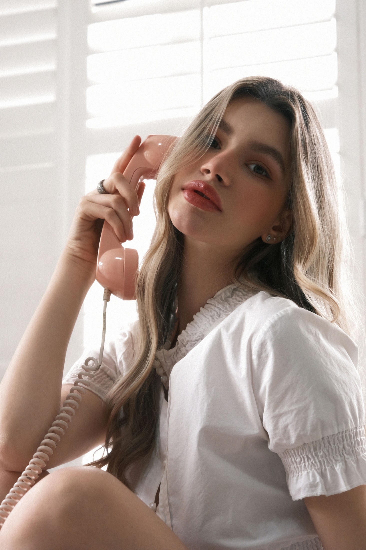 ALBINA – 《阳光是温柔的滤镜》[18P]
