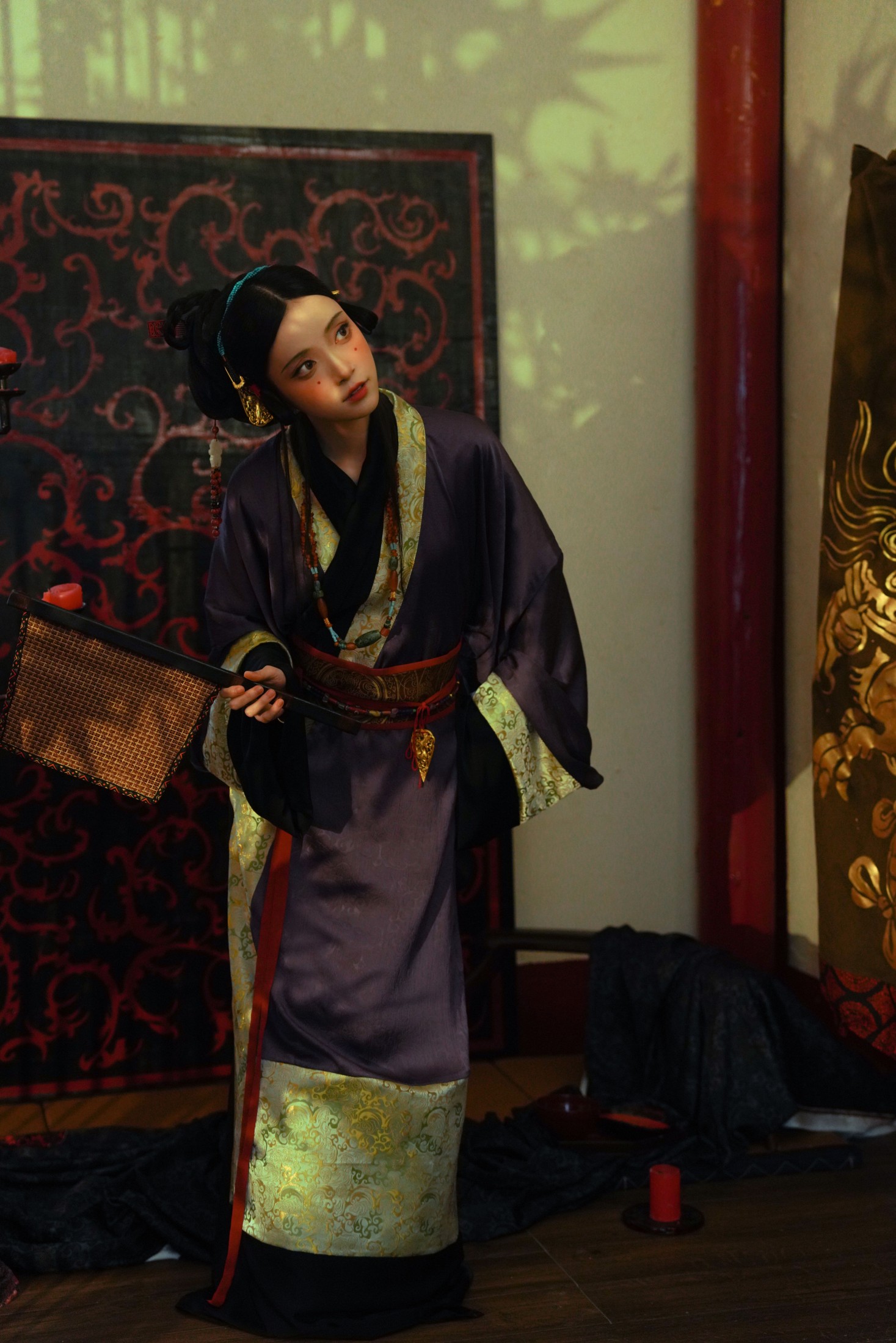 长眉红妆，幽微烛火