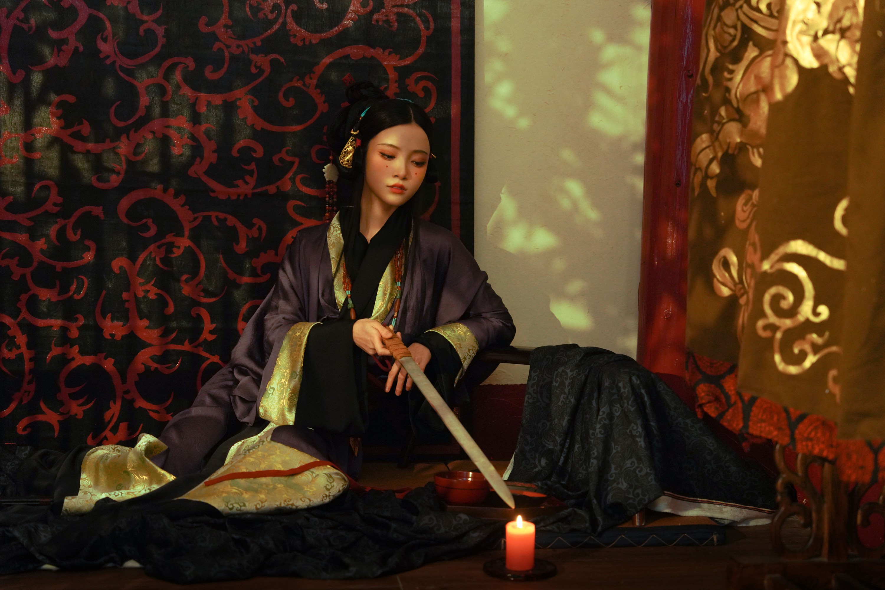 桃迟 – 《长眉红妆，幽微烛火》[14P]