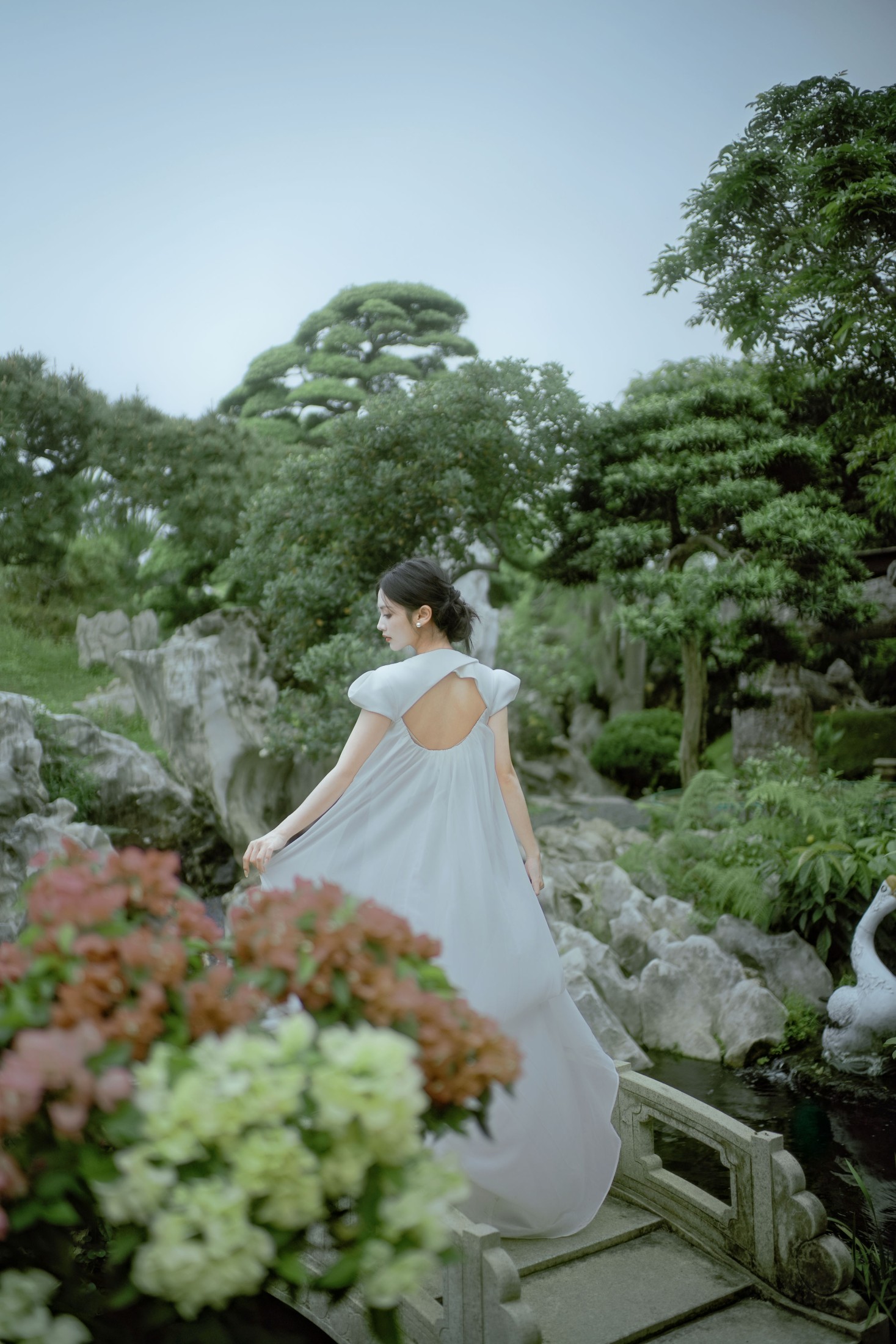 雨文 – 《白裙映园，锦鲤伴仙踪》[32P]
