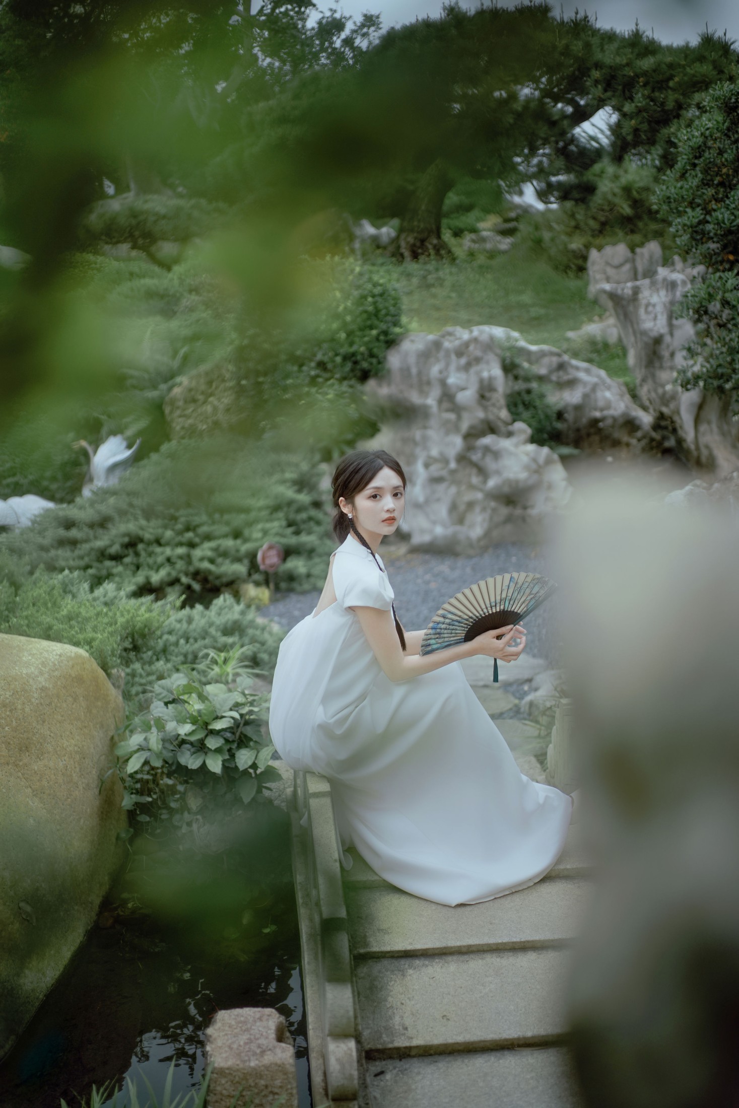 雨文 – 《白裙映园，锦鲤伴仙踪》[32P]