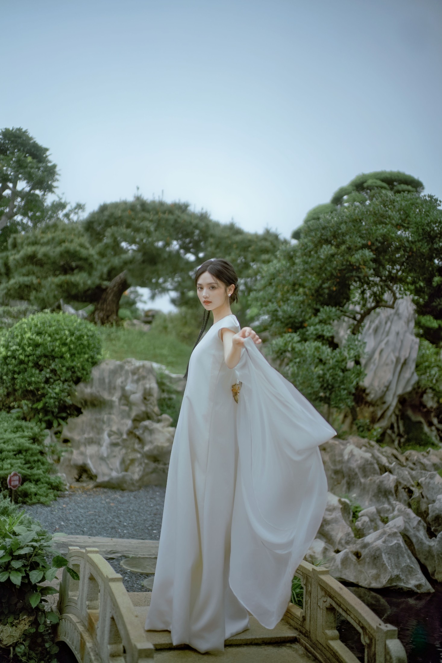 雨文 – 《白裙映园，锦鲤伴仙踪》[32P]