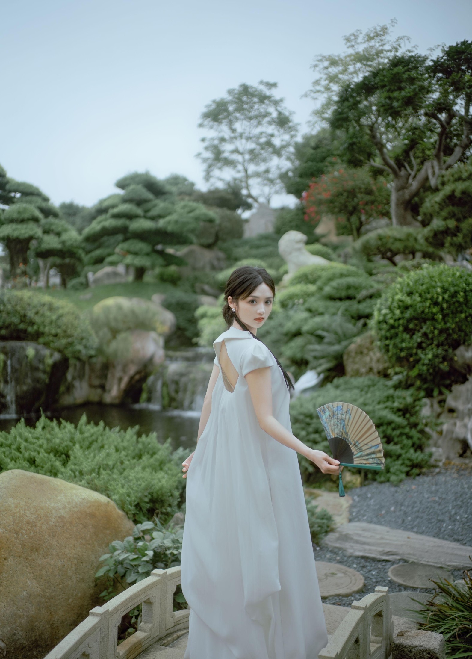 雨文 – 《白裙映园，锦鲤伴仙踪》[32P]
