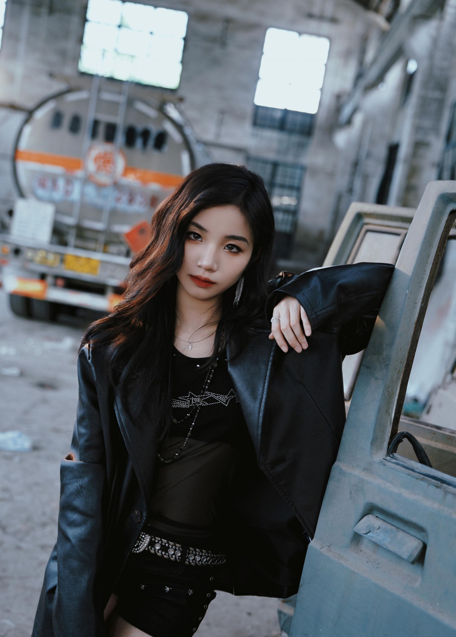 透明鱼yu – 《摇滚写真》[15P]