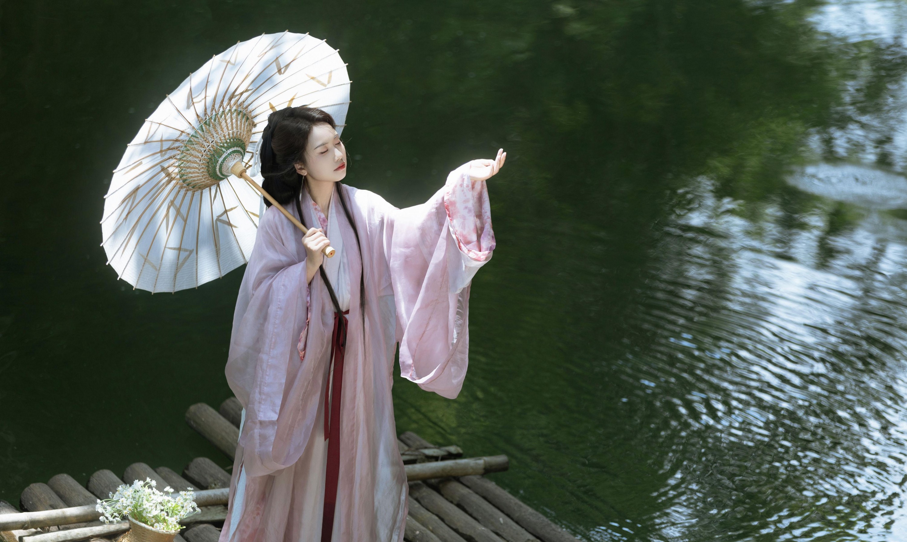洁洁 – 《山水之间》[22P]