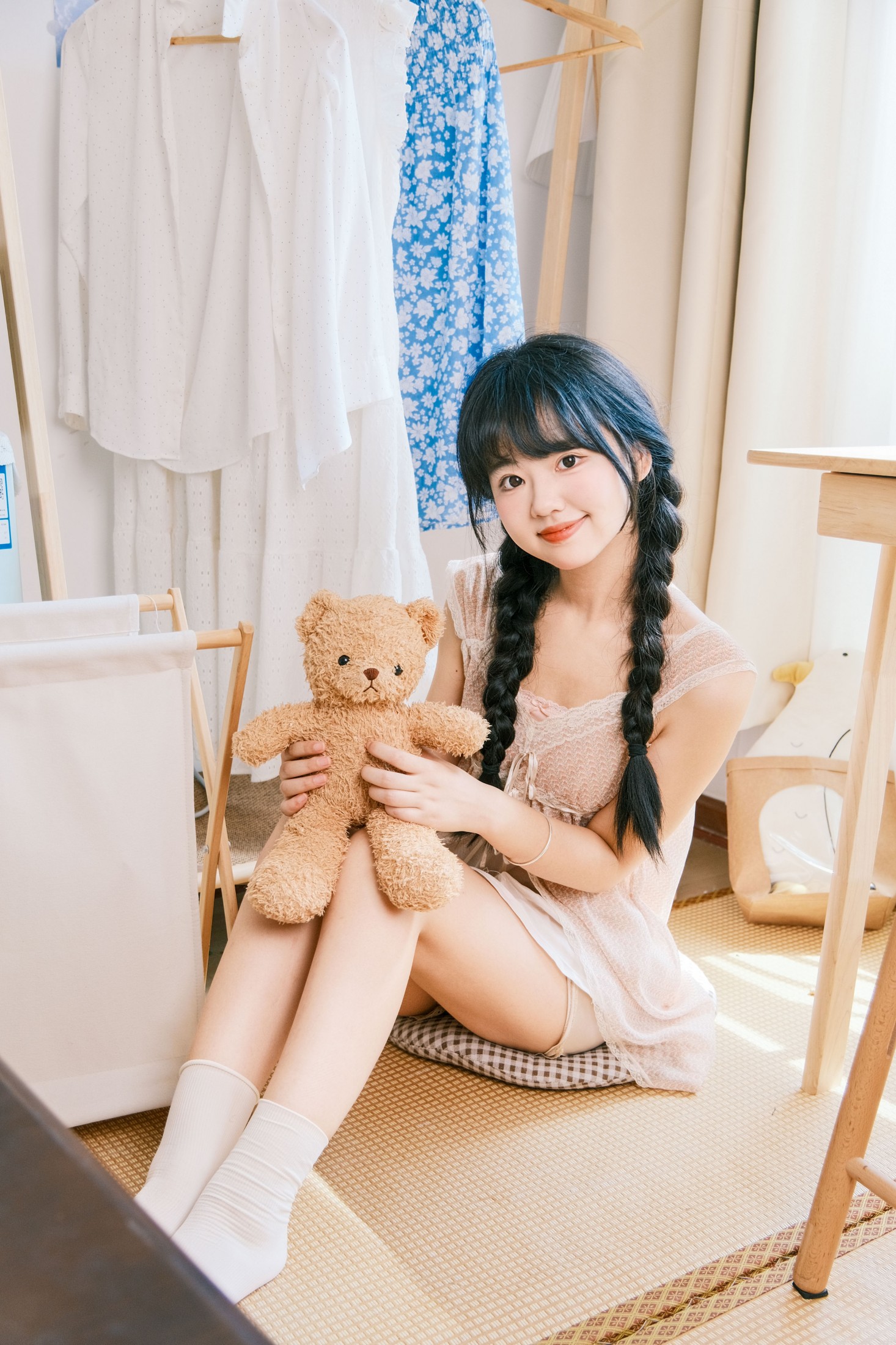 日系少女居家拍照