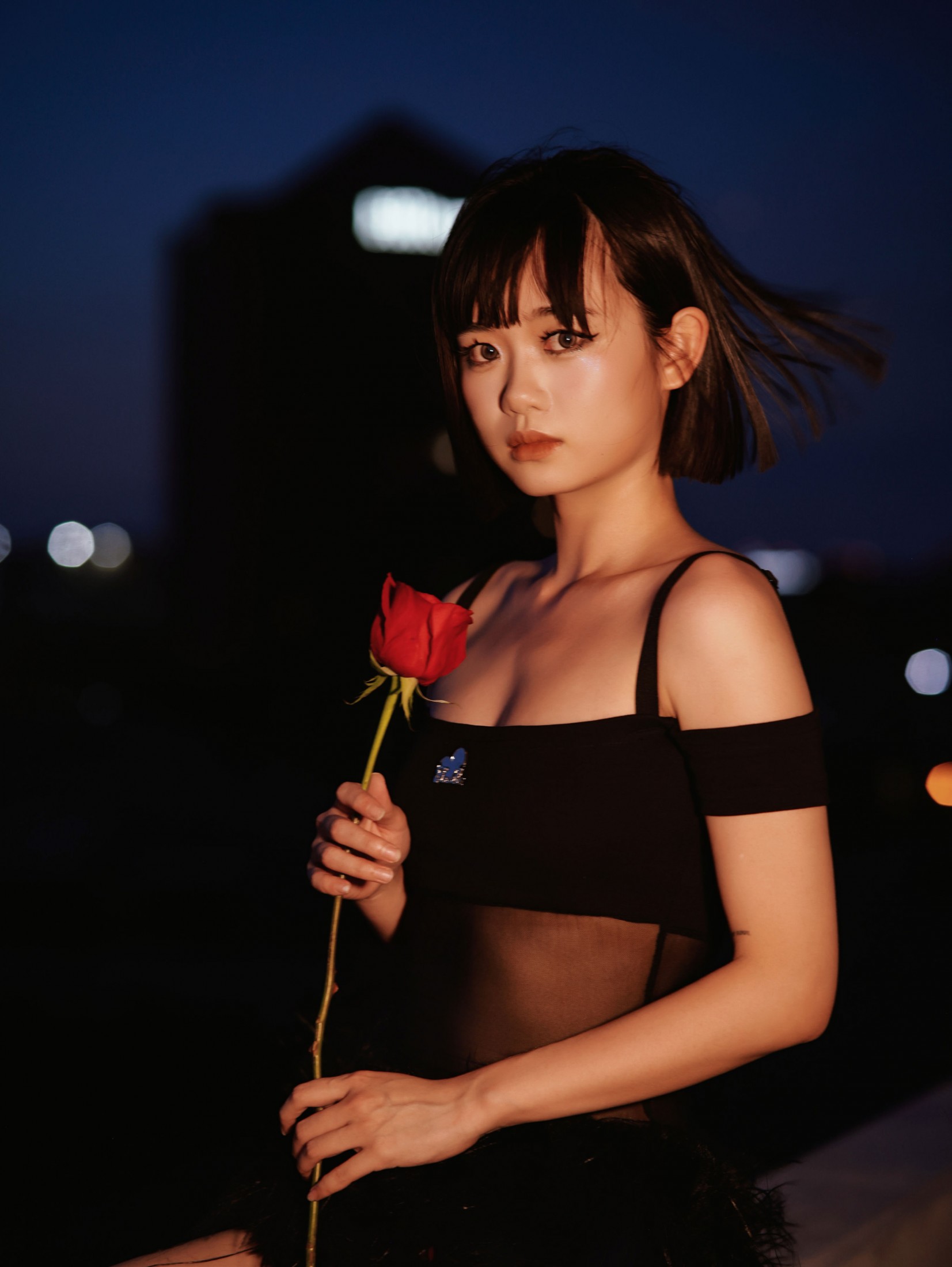 – 《天台性感纯欲风》[12P]