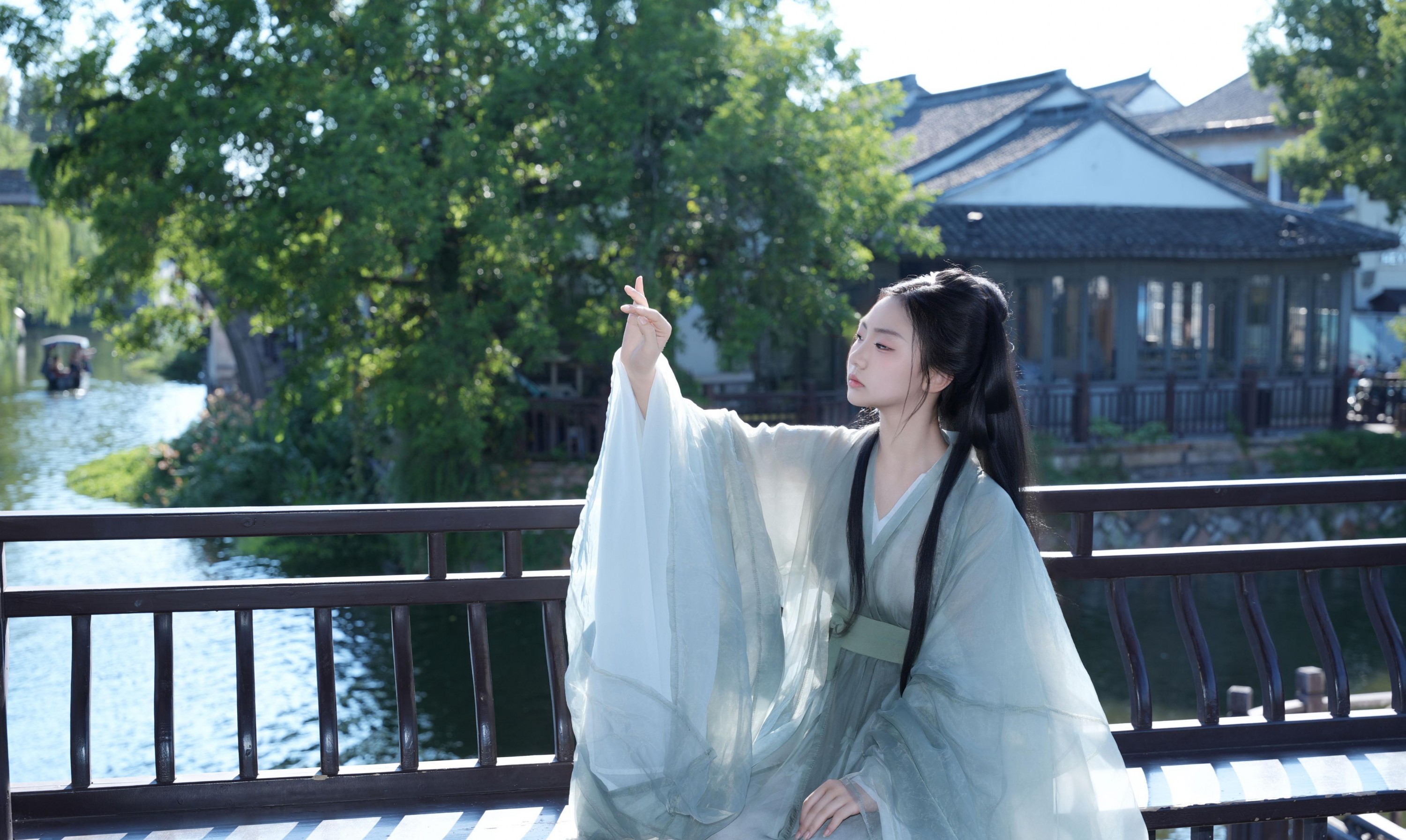 青青 – 《清冷风汉服》[11P]