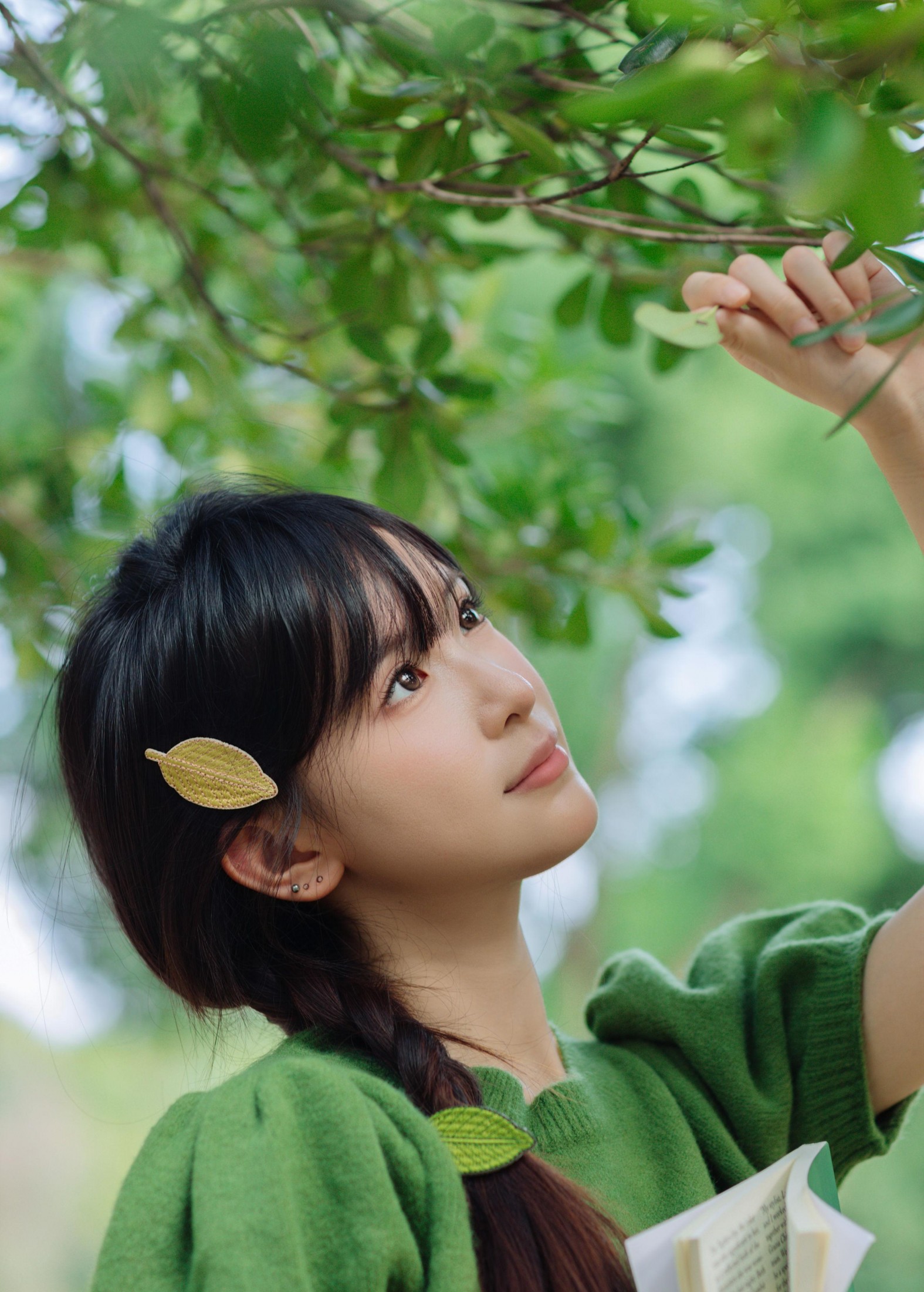 苗苗 – 《林间绿意》[25P]