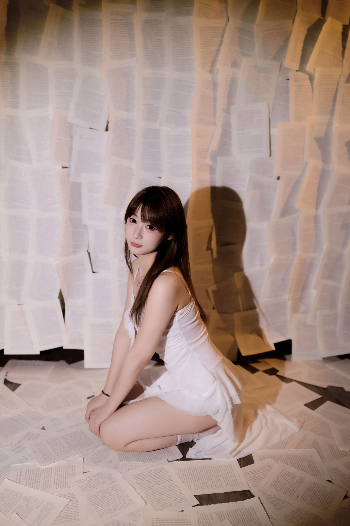 LILY – 《书页白裙》[24P]