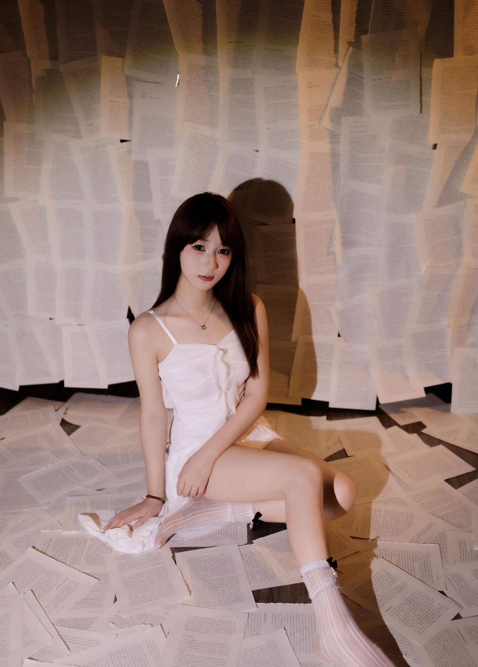 LILY – 《书页白裙》[24P]