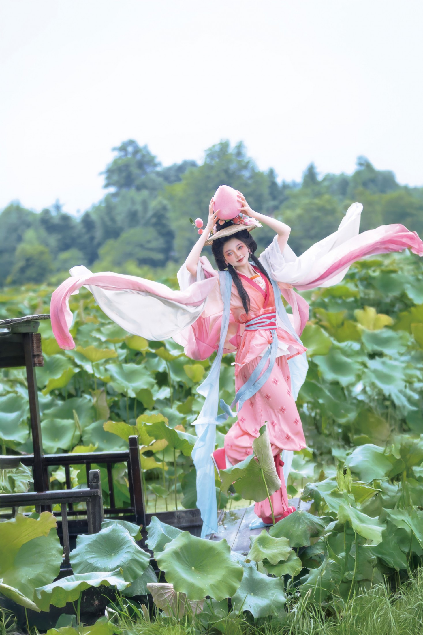 荷间桃仙，汉服嬉夏