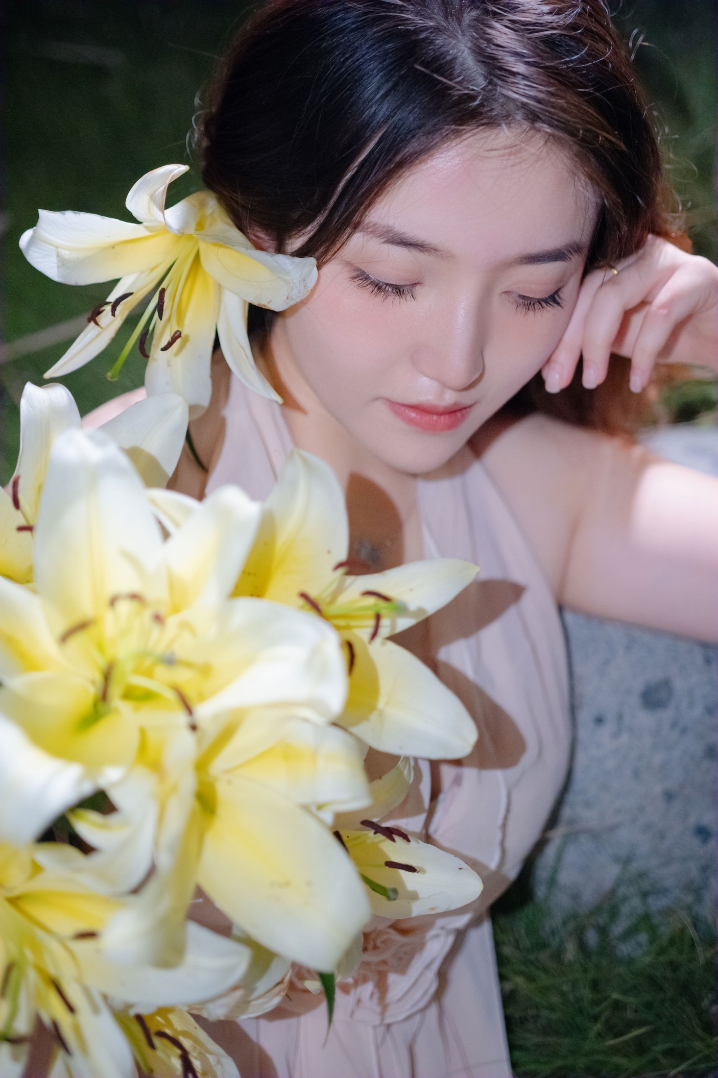 盛开的百合花之夜