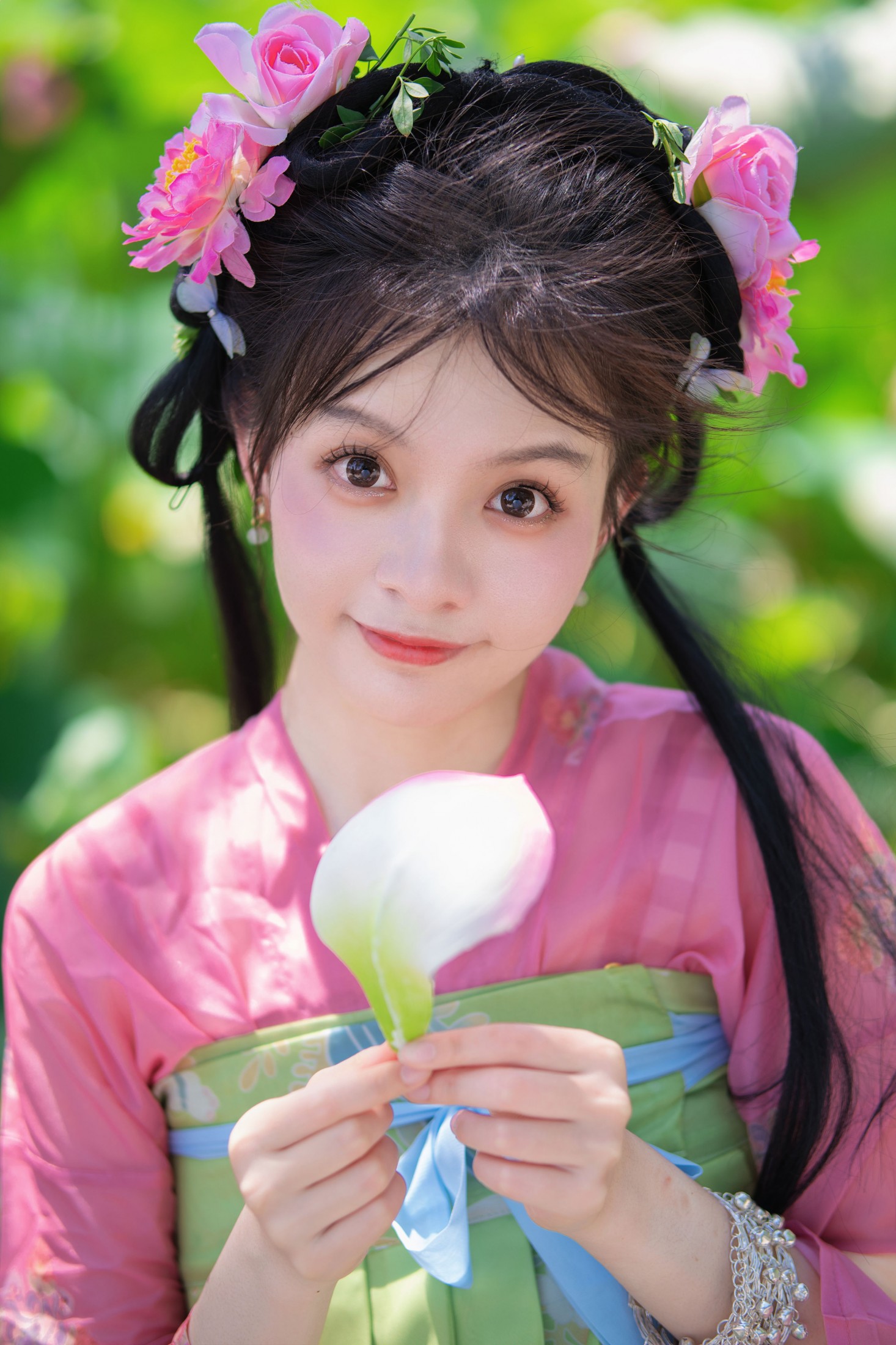 风动荷花香,但惜夏日长