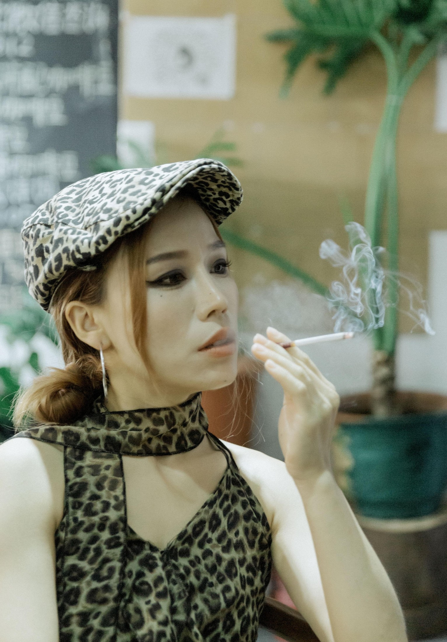 盼盼 – 《豹纹女郎》[15P]