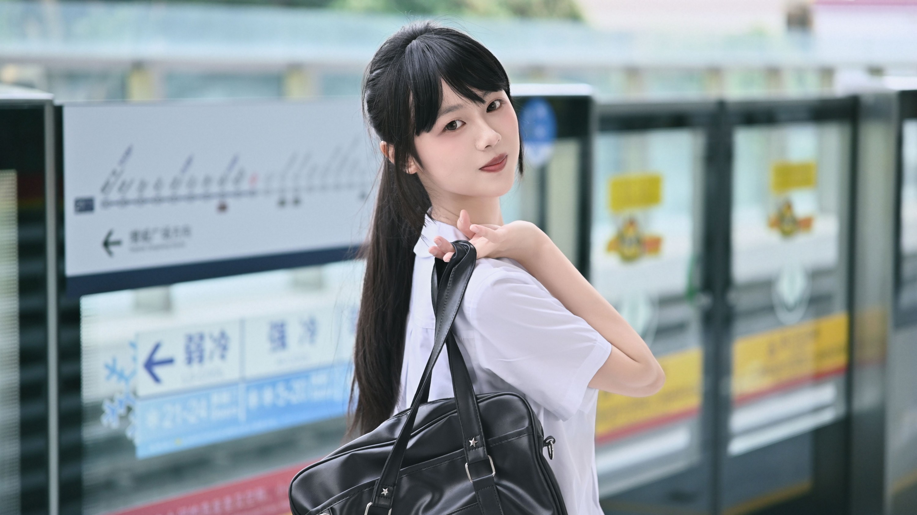《地铁站拍摄》[9P]