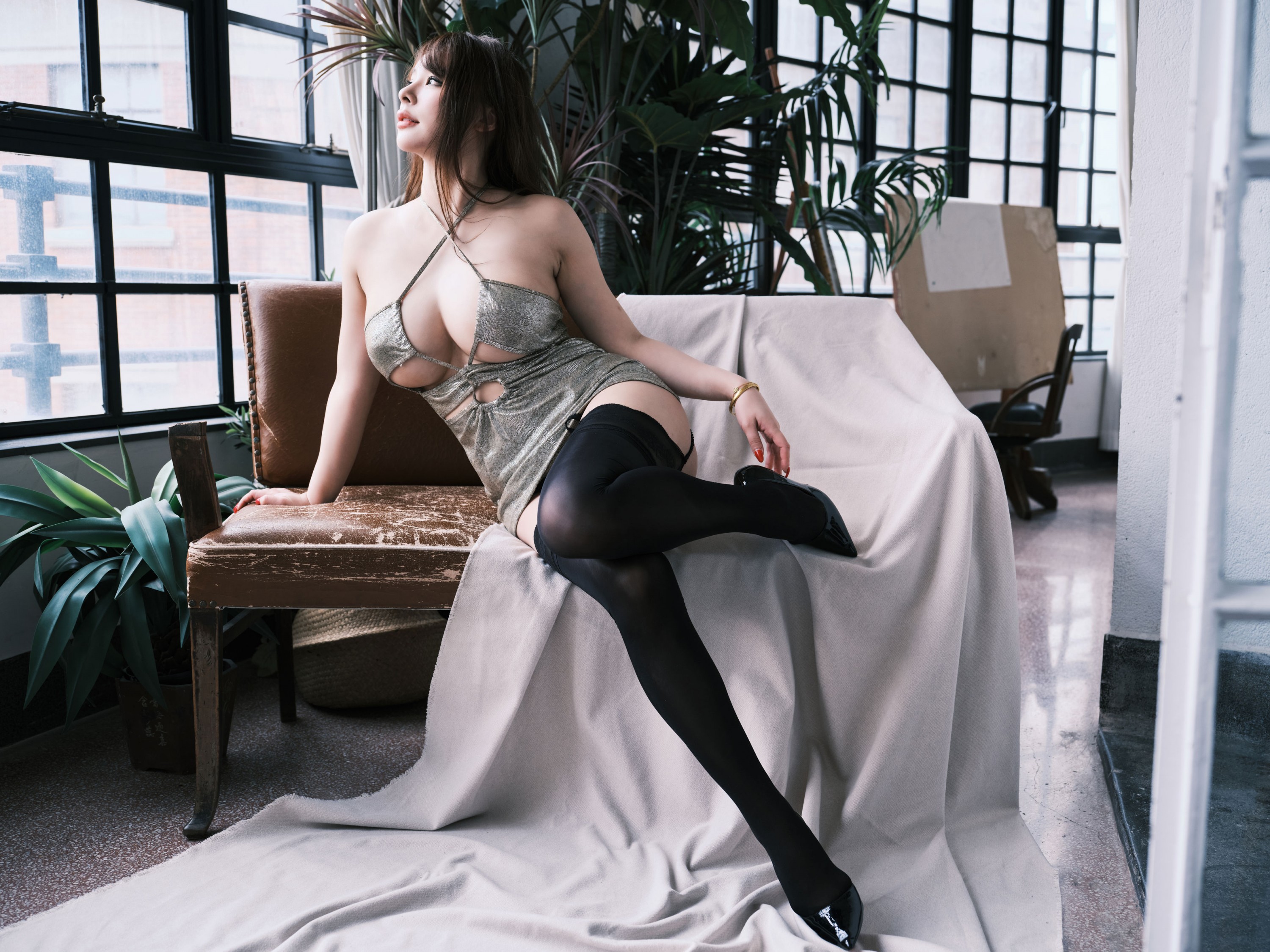 旧屋的兔女郎