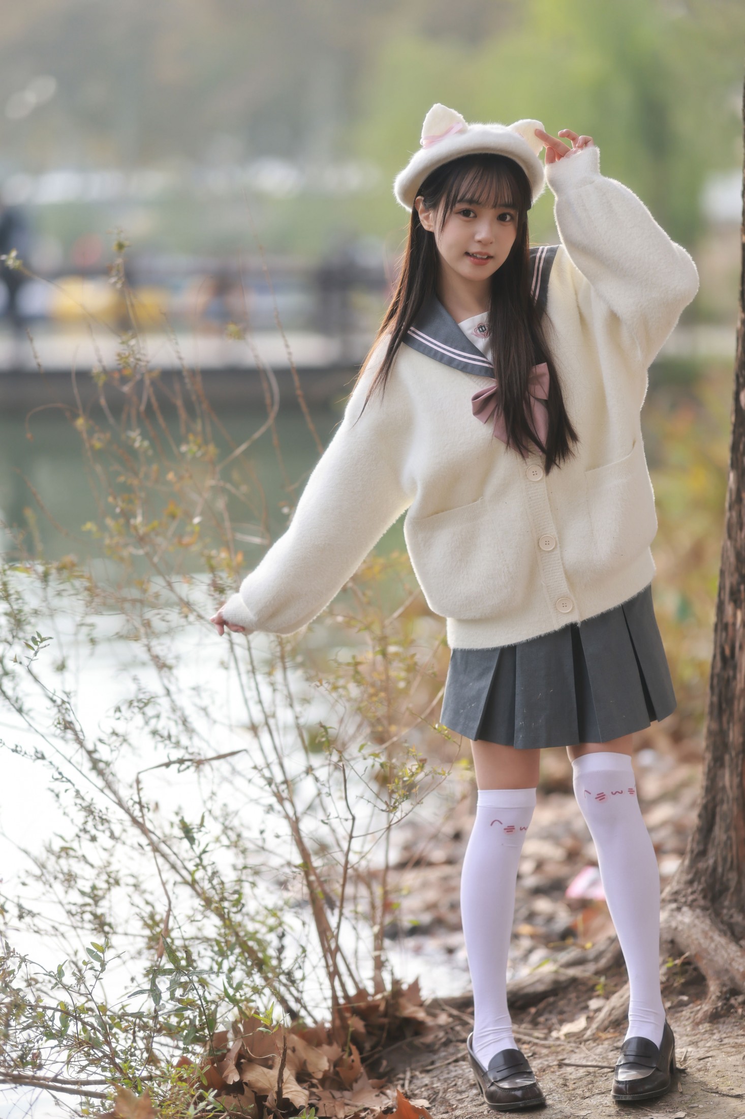 今天是被落叶揉软的少女