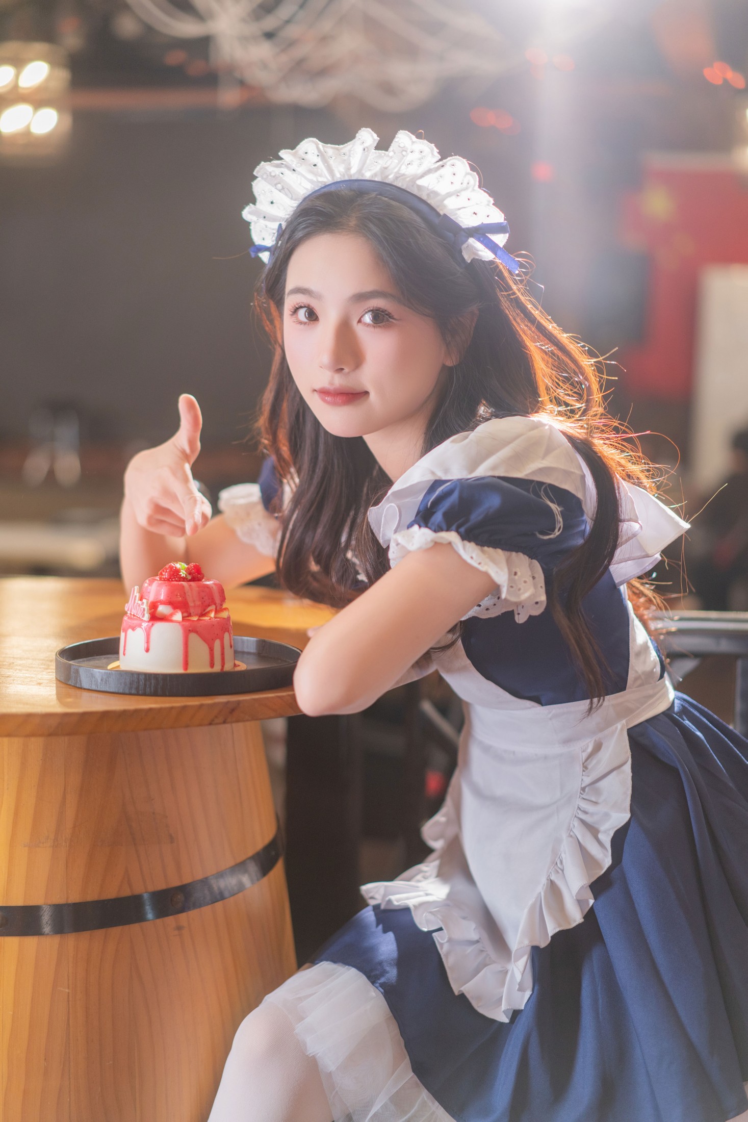 酒馆里的蓝白甜风“服务生”
