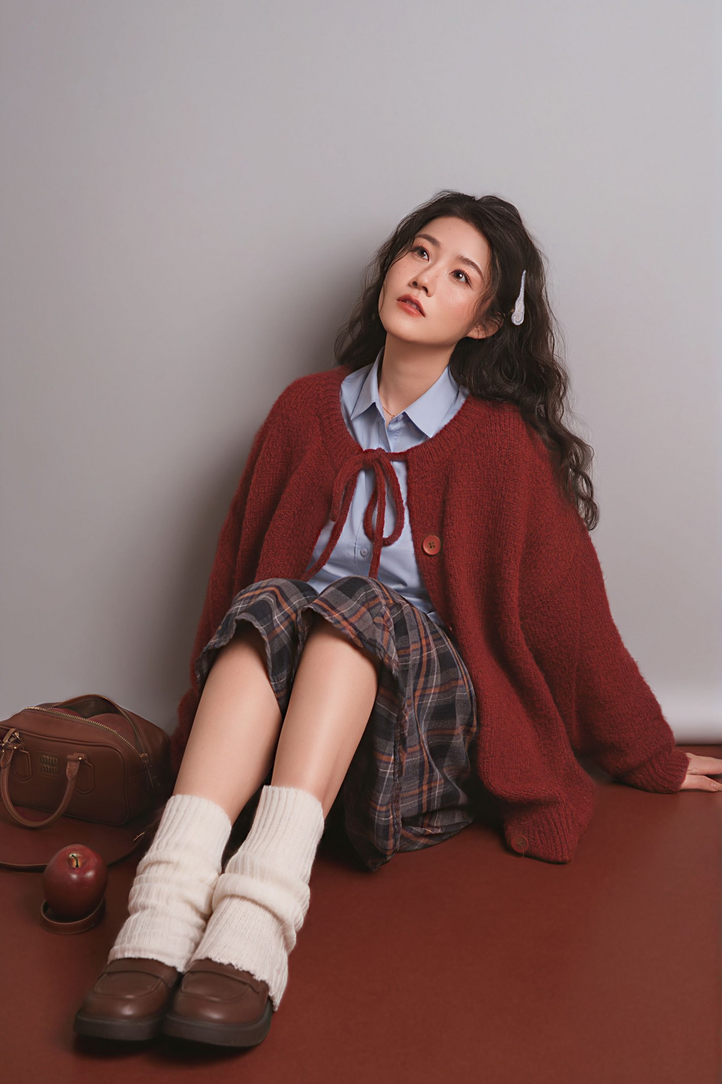 楠楠 - 《miumiu风圣简约圣诞照》[24P]