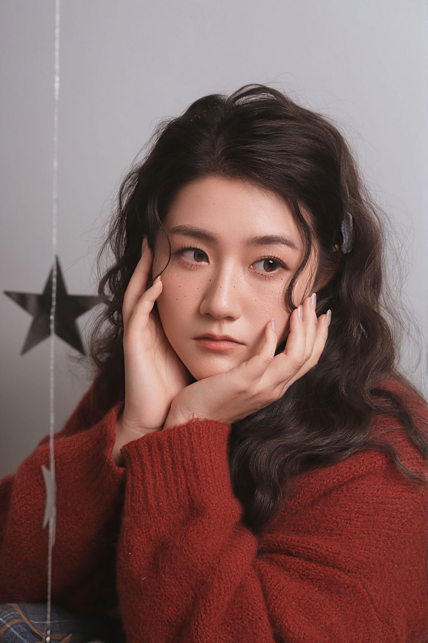 楠楠 - 《miumiu风圣简约圣诞照》[24P]