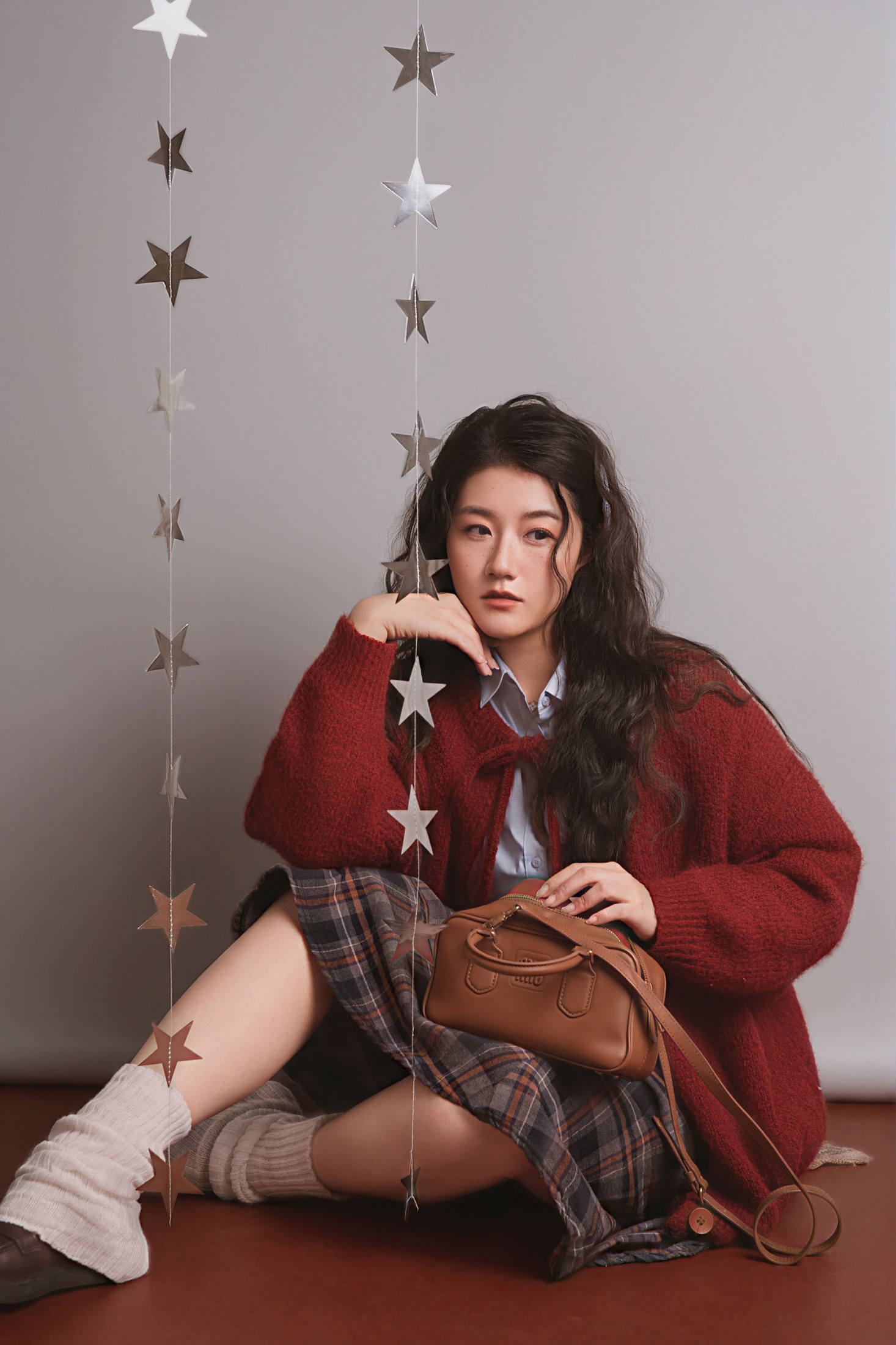 楠楠 - 《miumiu风圣简约圣诞照》[24P]