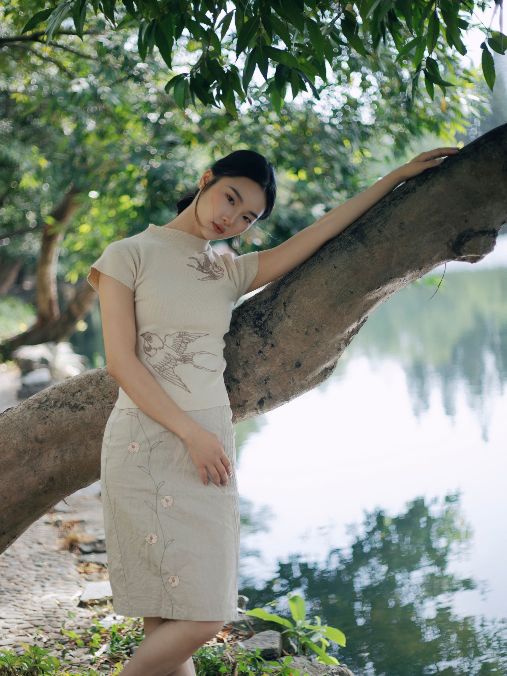 《她的眼睛会说话》[16P]