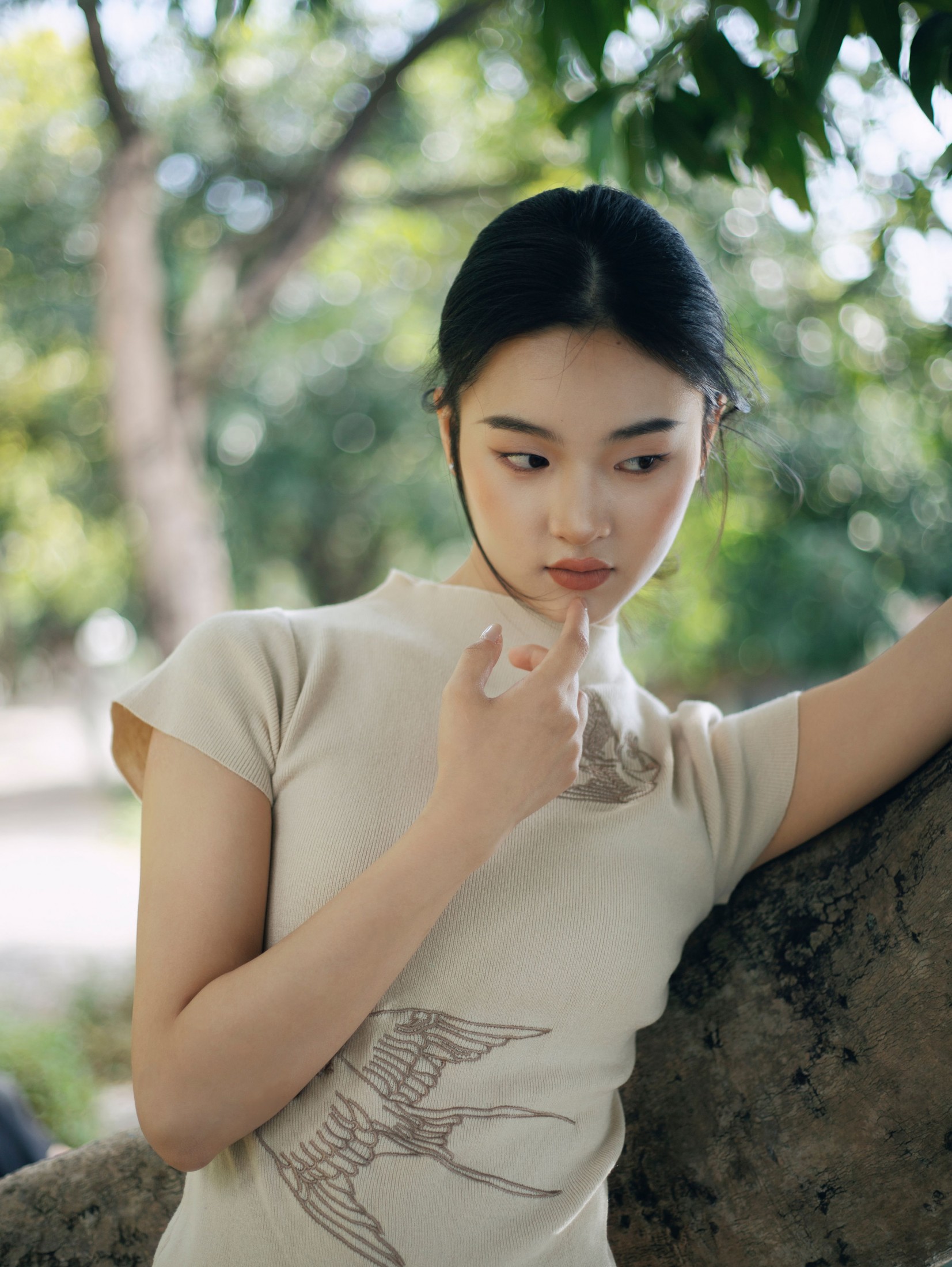 《她的眼睛会说话》[16P]