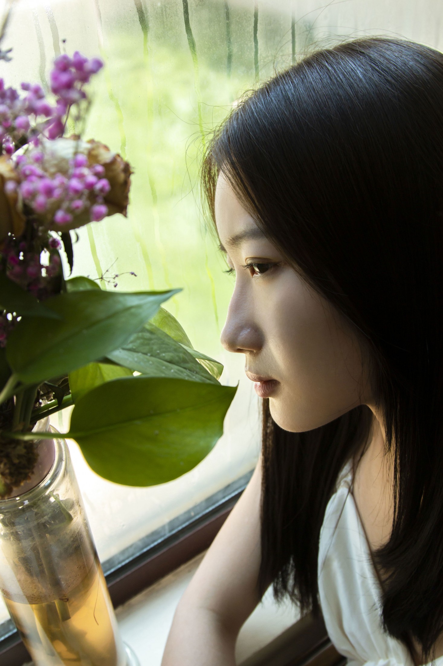 《窗边》[14P]