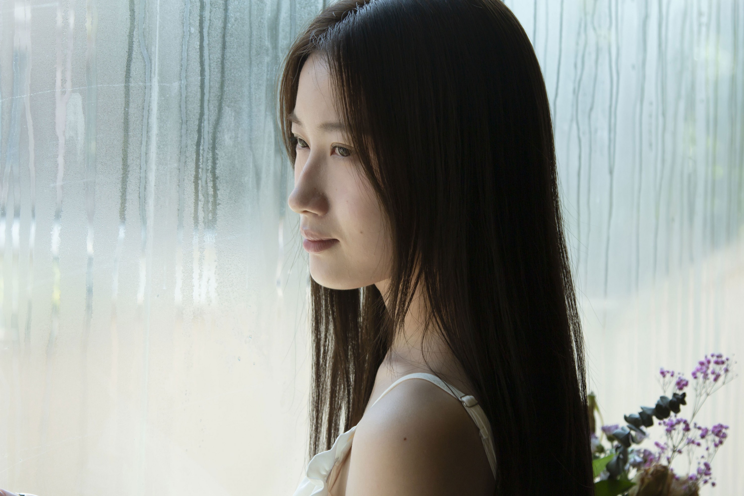 《窗边》[14P]