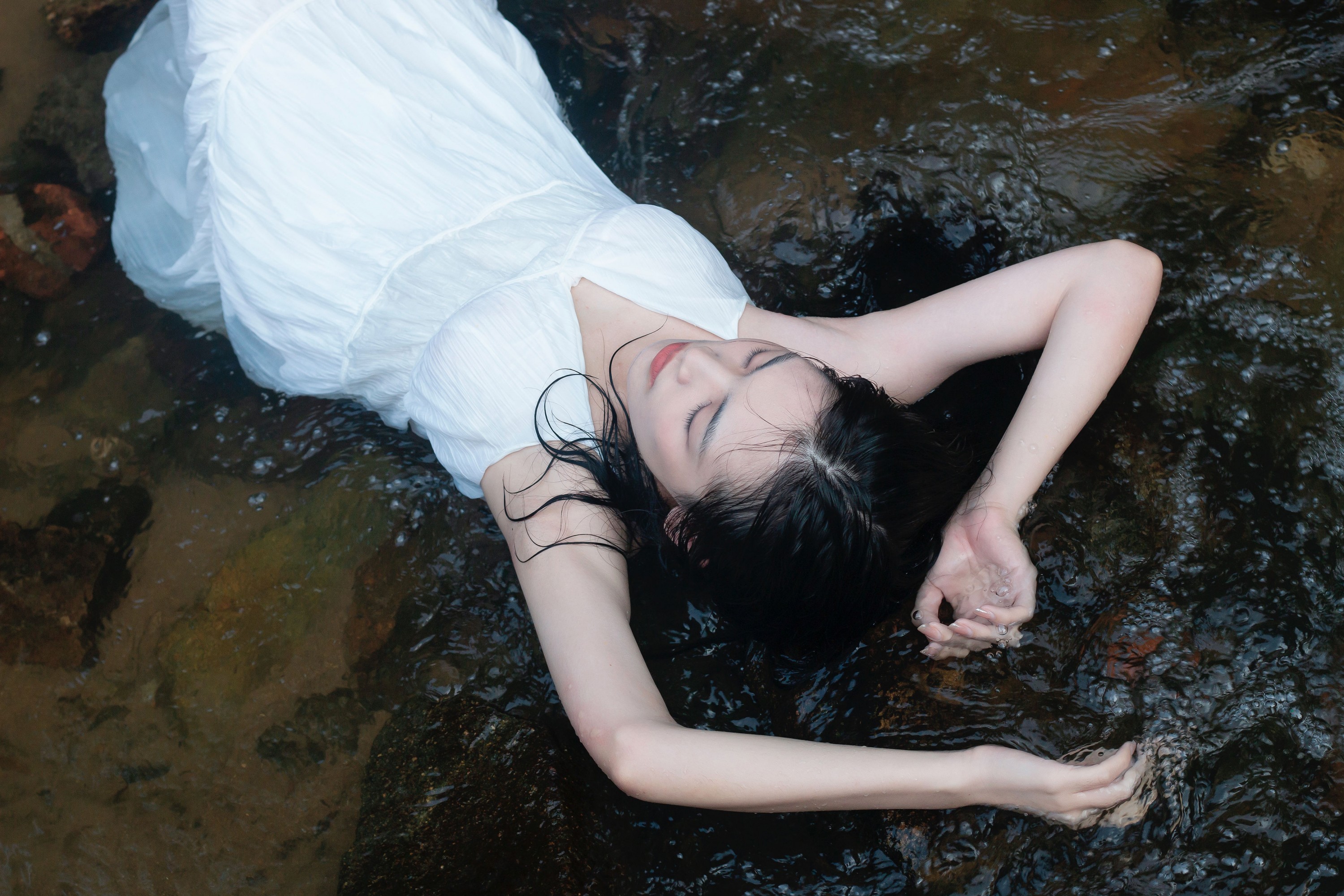 《山涧》[23P]