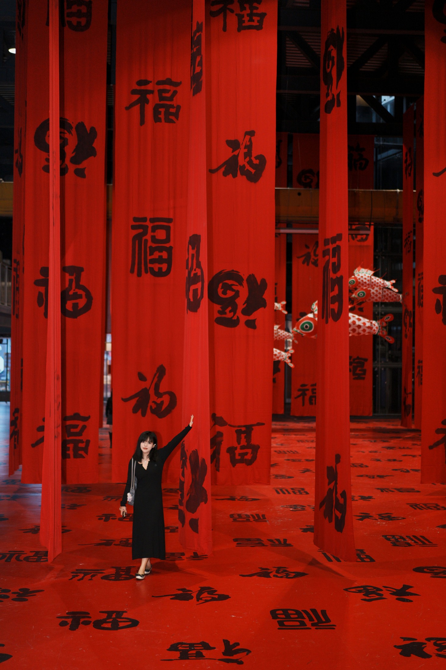 lliayi – 《深圳新春限定红》[11P]