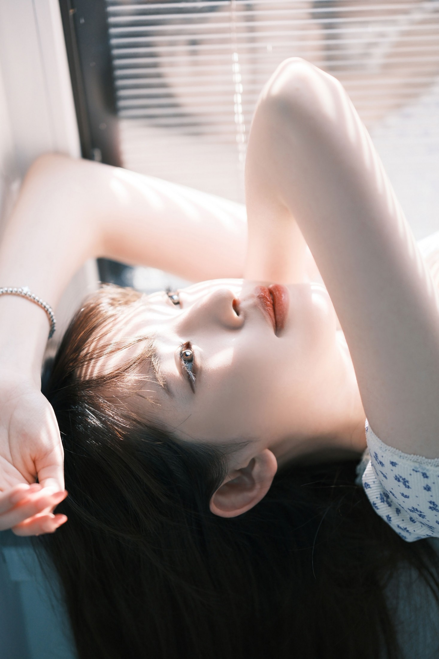 小蝶饱饱 – 《光，落在你脸上》[12P]
