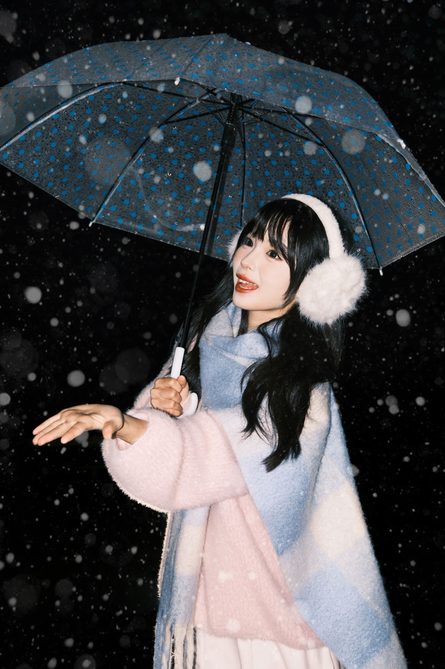 四月泡芙 – 《我在细雨里漫游》[9P]